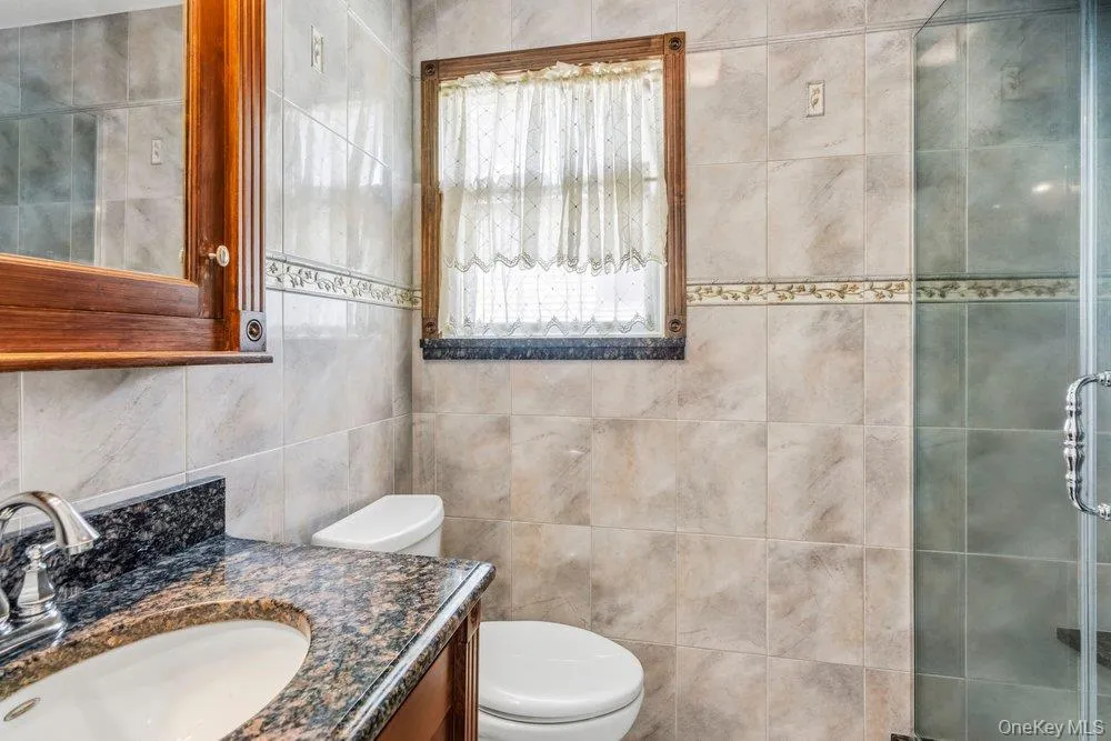 12 Davison Avenue, Hempstead, NY, 3 Bedrooms Bedrooms, 8 Rooms Rooms,2 BathroomsBathrooms,Residential,For Rent,Davison,0,1000923 12 Davison Avenue, Hempstead, NY, 3 Bedrooms Bedrooms, 8 Rooms Rooms,2 BathroomsBathrooms,Residential,For Rent,Davison,0,1000923