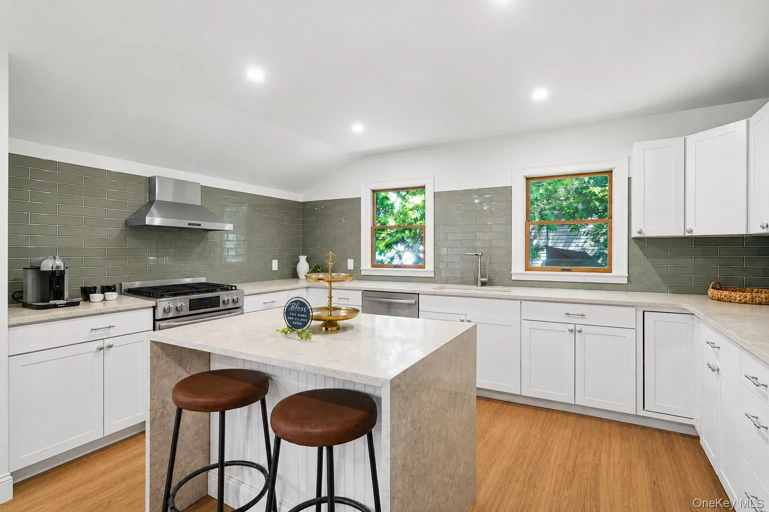 8 Wood Haven Place, Huntington, NY, 5 Bedrooms Bedrooms, 10 Rooms Rooms,2 BathroomsBathrooms,Residential,For Rent,Wood Haven,0,1000929 8 Wood Haven Place, Huntington, NY, 5 Bedrooms Bedrooms, 10 Rooms Rooms,2 BathroomsBathrooms,Residential,For Rent,Wood Haven,0,1000929