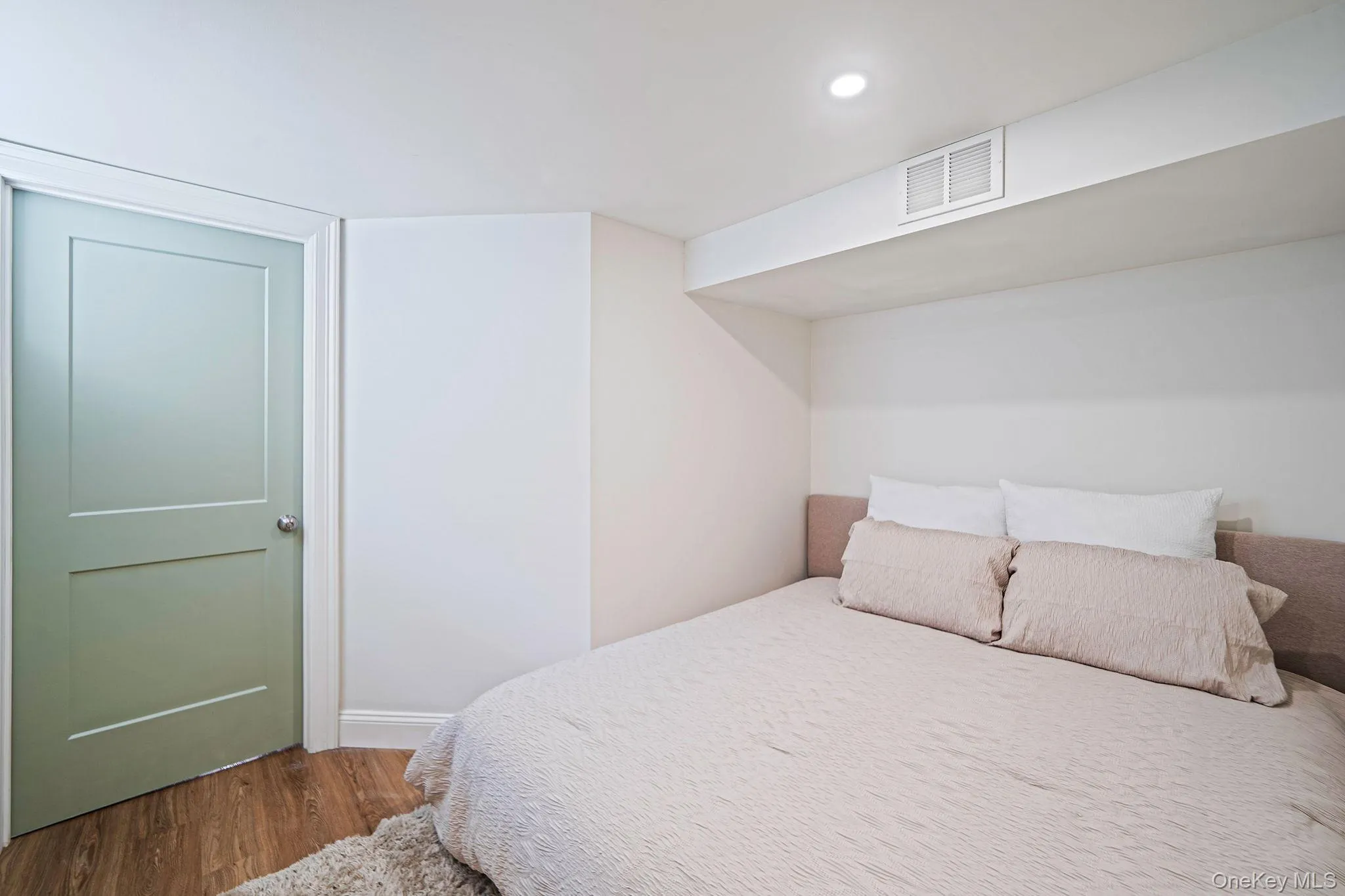 8 Wood Haven Place, Huntington, NY, 5 Bedrooms Bedrooms, 10 Rooms Rooms,2 BathroomsBathrooms,Residential,For Rent,Wood Haven,0,1000929 8 Wood Haven Place, Huntington, NY, 5 Bedrooms Bedrooms, 10 Rooms Rooms,2 BathroomsBathrooms,Residential,For Rent,Wood Haven,0,1000929