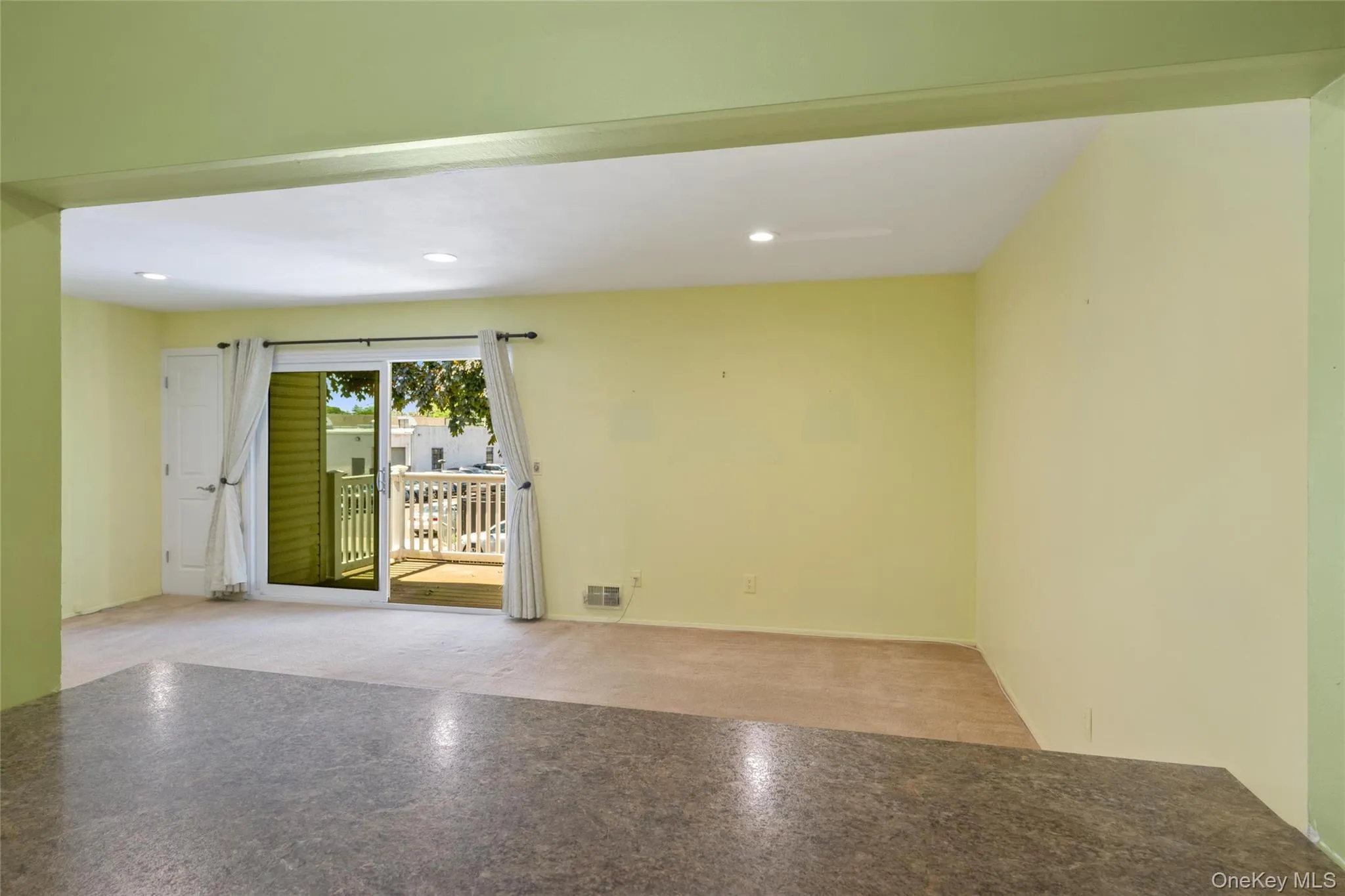 86 Cambridge Drive, Babylon, NY, 2 Bedrooms Bedrooms, 5 Rooms Rooms,1 BathroomBathrooms,Residential,For Rent,Cambridge,0,1000936 86 Cambridge Drive, Babylon, NY, 2 Bedrooms Bedrooms, 5 Rooms Rooms,1 BathroomBathrooms,Residential,For Rent,Cambridge,0,1000936