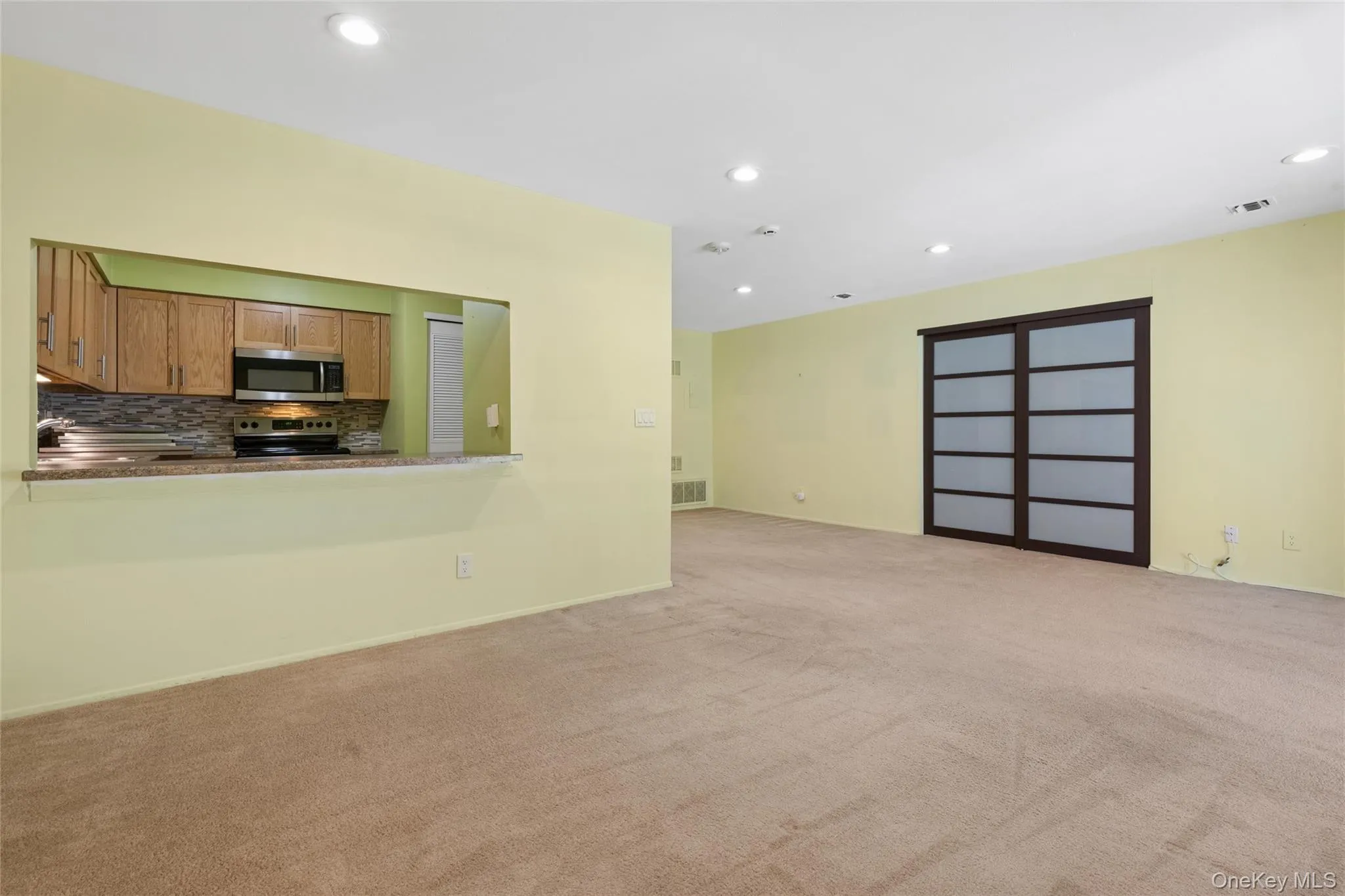 86 Cambridge Drive, Babylon, NY, 2 Bedrooms Bedrooms, 5 Rooms Rooms,1 BathroomBathrooms,Residential,For Rent,Cambridge,0,1000936 86 Cambridge Drive, Babylon, NY, 2 Bedrooms Bedrooms, 5 Rooms Rooms,1 BathroomBathrooms,Residential,For Rent,Cambridge,0,1000936
