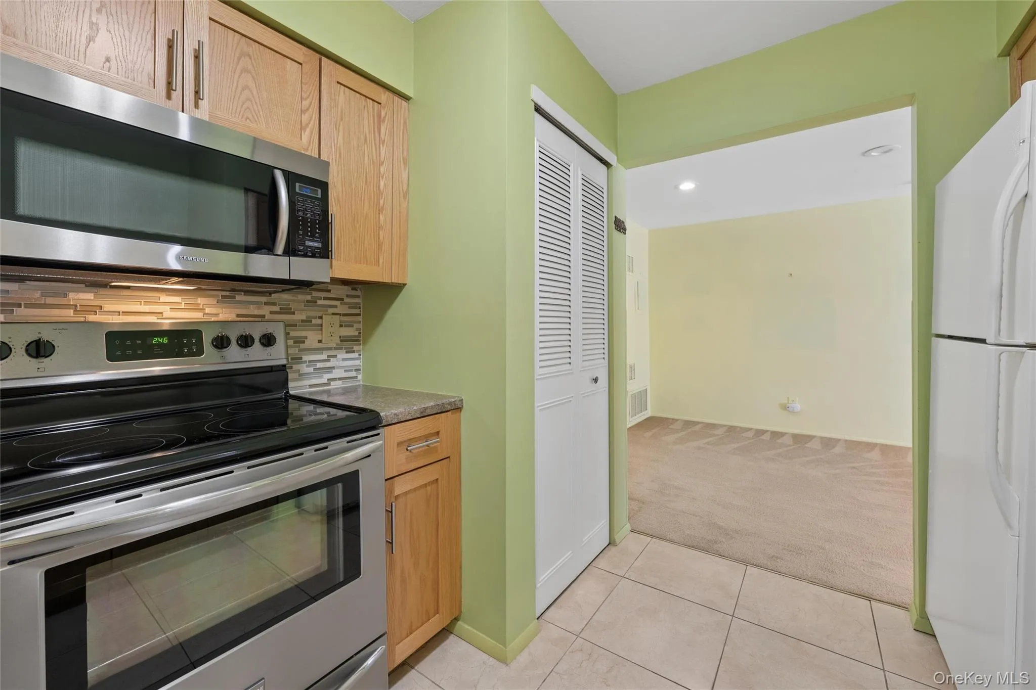 86 Cambridge Drive, Babylon, NY, 2 Bedrooms Bedrooms, 5 Rooms Rooms,1 BathroomBathrooms,Residential,For Rent,Cambridge,0,1000936 86 Cambridge Drive, Babylon, NY, 2 Bedrooms Bedrooms, 5 Rooms Rooms,1 BathroomBathrooms,Residential,For Rent,Cambridge,0,1000936