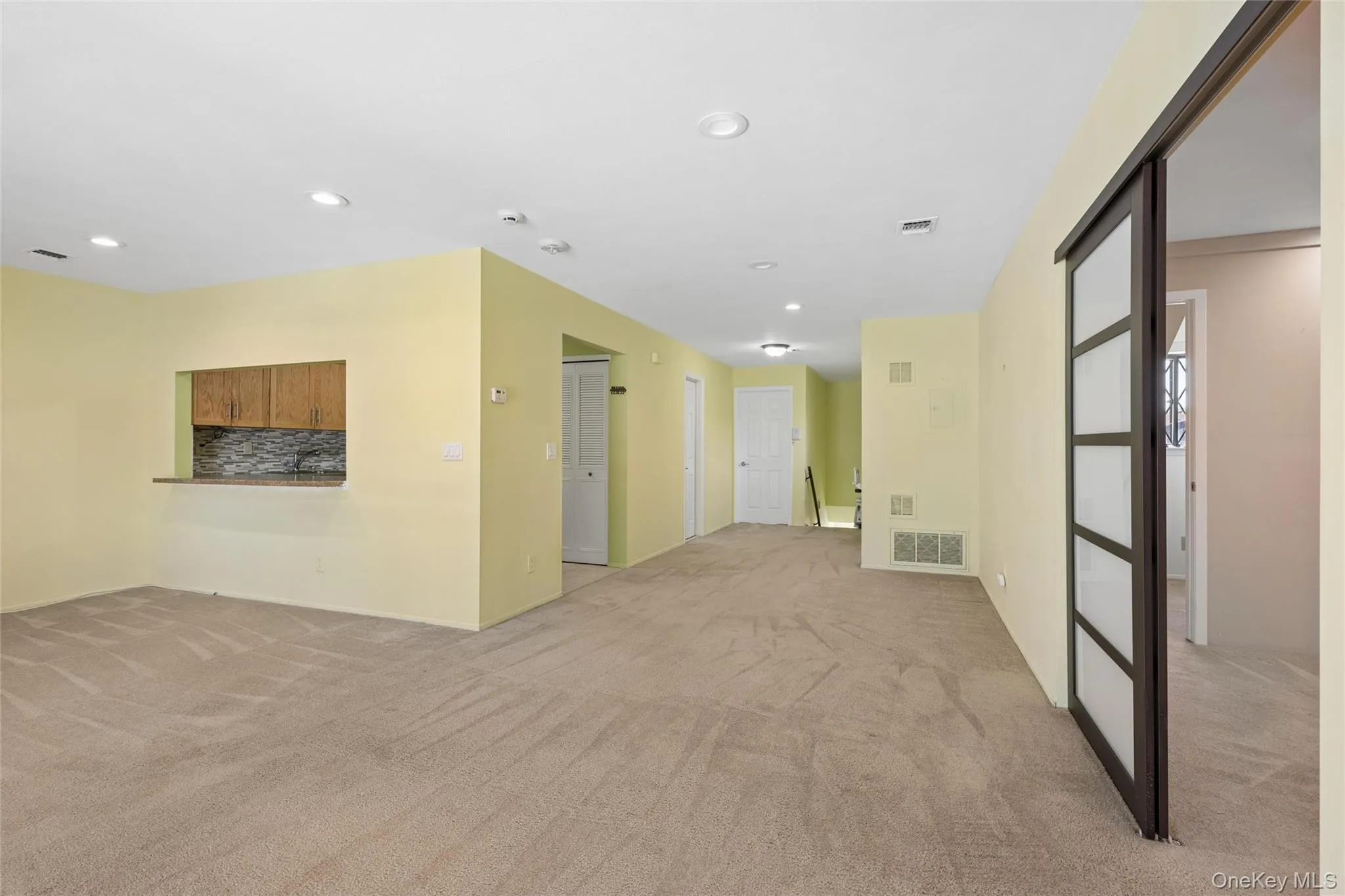 86 Cambridge Drive, Babylon, NY, 2 Bedrooms Bedrooms, 5 Rooms Rooms,1 BathroomBathrooms,Residential,For Rent,Cambridge,0,1000936 86 Cambridge Drive, Babylon, NY, 2 Bedrooms Bedrooms, 5 Rooms Rooms,1 BathroomBathrooms,Residential,For Rent,Cambridge,0,1000936