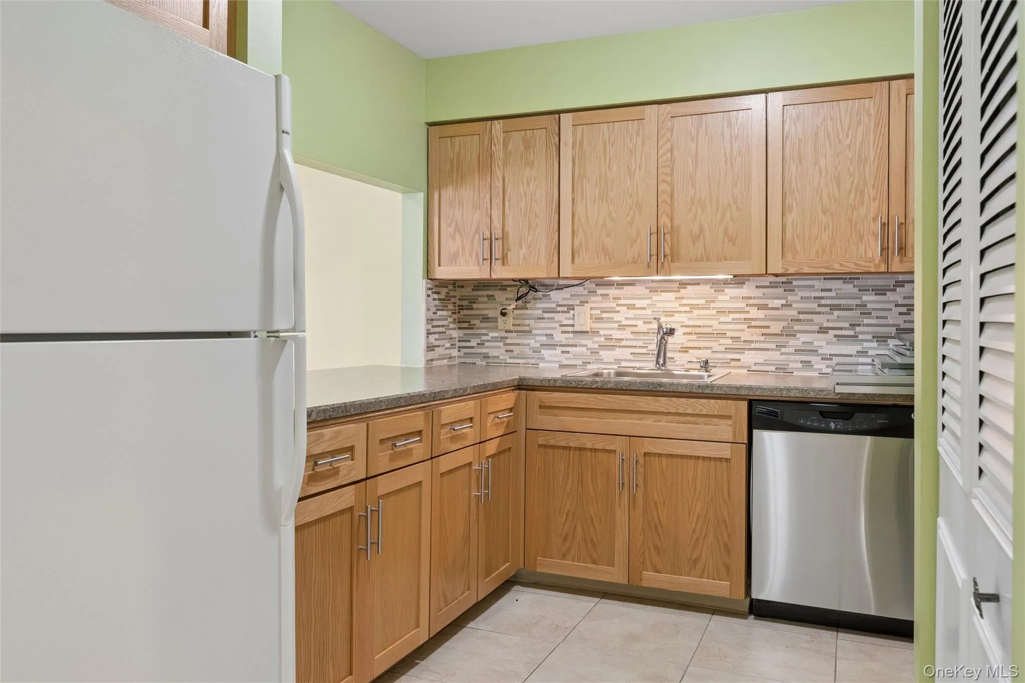 86 Cambridge Drive, Babylon, NY, 2 Bedrooms Bedrooms, 5 Rooms Rooms,1 BathroomBathrooms,Residential,For Rent,Cambridge,0,1000936 86 Cambridge Drive, Babylon, NY, 2 Bedrooms Bedrooms, 5 Rooms Rooms,1 BathroomBathrooms,Residential,For Rent,Cambridge,0,1000936