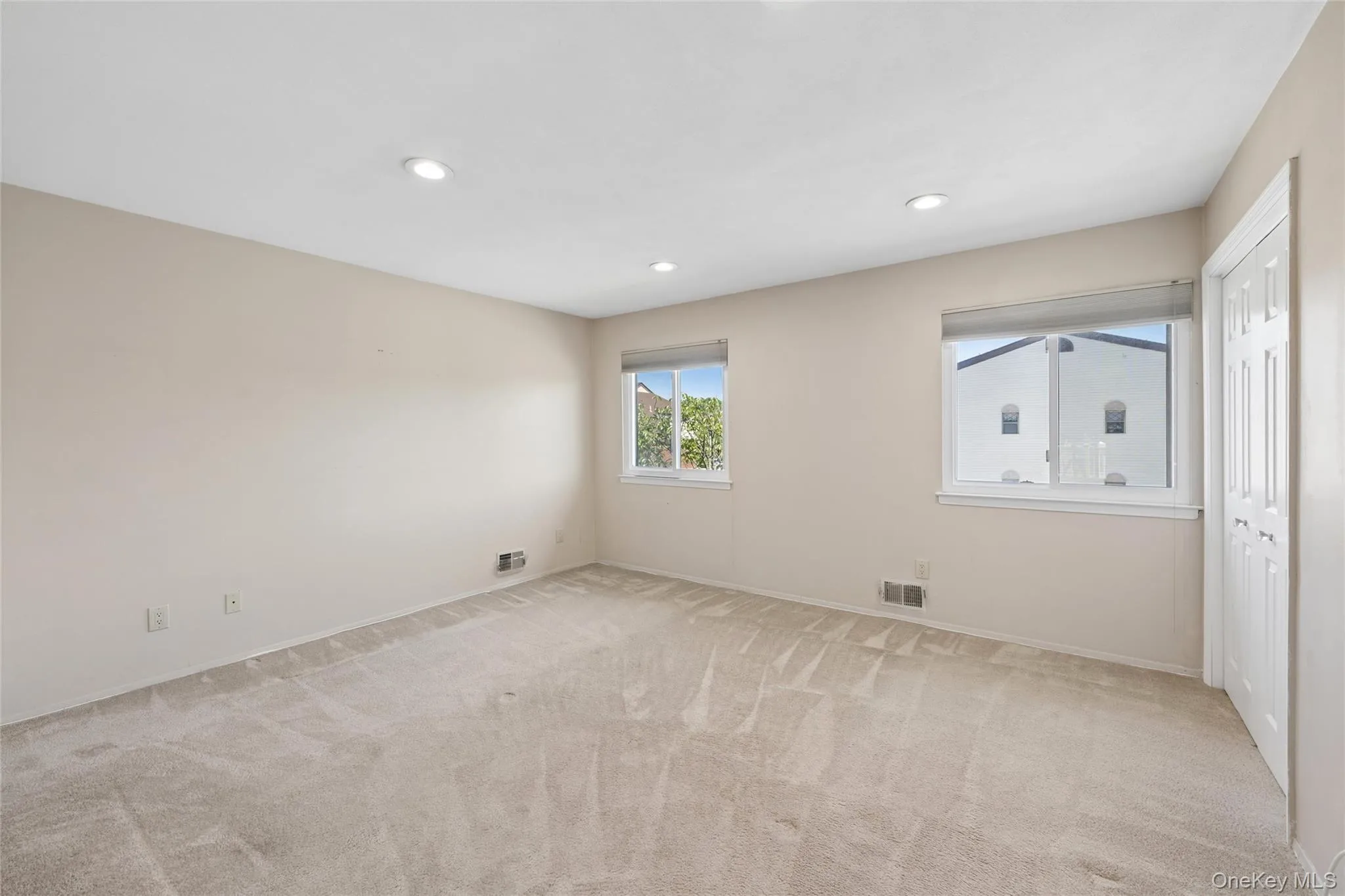 86 Cambridge Drive, Babylon, NY, 2 Bedrooms Bedrooms, 5 Rooms Rooms,1 BathroomBathrooms,Residential,For Rent,Cambridge,0,1000936 86 Cambridge Drive, Babylon, NY, 2 Bedrooms Bedrooms, 5 Rooms Rooms,1 BathroomBathrooms,Residential,For Rent,Cambridge,0,1000936