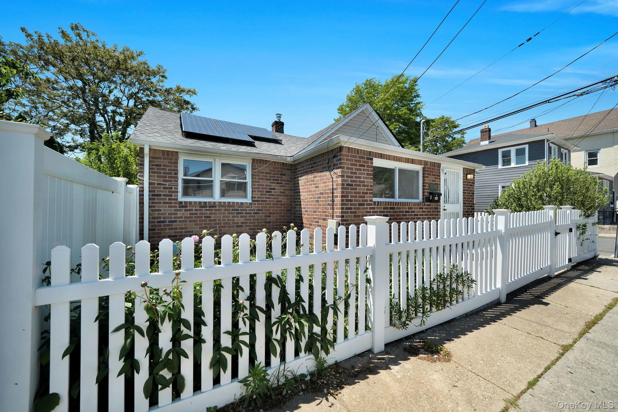 105 Claridge Avenue, Hempstead, NY, 3 Bedrooms Bedrooms, 10 Rooms Rooms,2 BathroomsBathrooms,Residential,For Rent,Claridge,0,1000939 105 Claridge Avenue, Hempstead, NY, 3 Bedrooms Bedrooms, 10 Rooms Rooms,2 BathroomsBathrooms,Residential,For Rent,Claridge,0,1000939