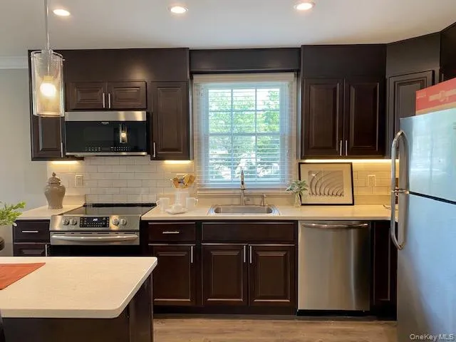168 Fulton Street, Oyster Bay, NY, 1 Bedroom Bedrooms, 4 Rooms Rooms,1 BathroomBathrooms,Residential Lease,For Rent,Fulton,0,1000948 168 Fulton Street, Oyster Bay, NY, 1 Bedroom Bedrooms, 4 Rooms Rooms,1 BathroomBathrooms,Residential Lease,For Rent,Fulton,0,1000948
