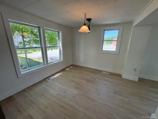 Open floor plan, living room... Open floor plan, living room...