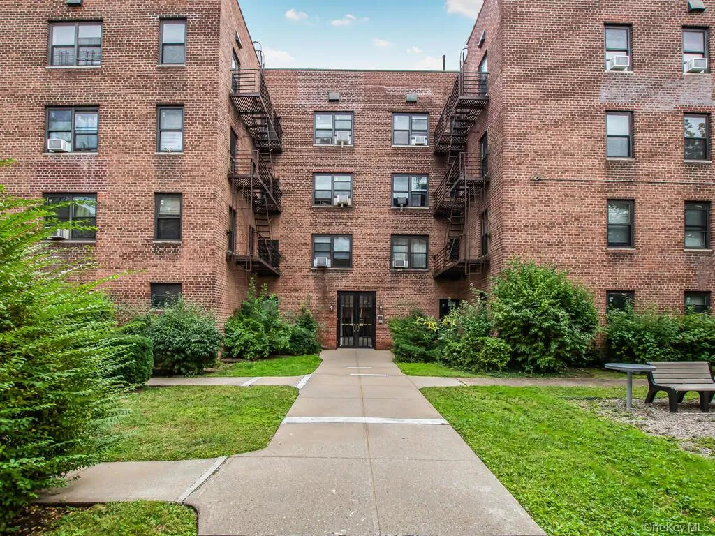 470 Broadway, Yonkers, NY, 1 Bedroom Bedrooms, 4 Rooms Rooms,1 BathroomBathrooms,Residential,For Rent,Broadway,0,1000974 470 Broadway, Yonkers, NY, 1 Bedroom Bedrooms, 4 Rooms Rooms,1 BathroomBathrooms,Residential,For Rent,Broadway,0,1000974