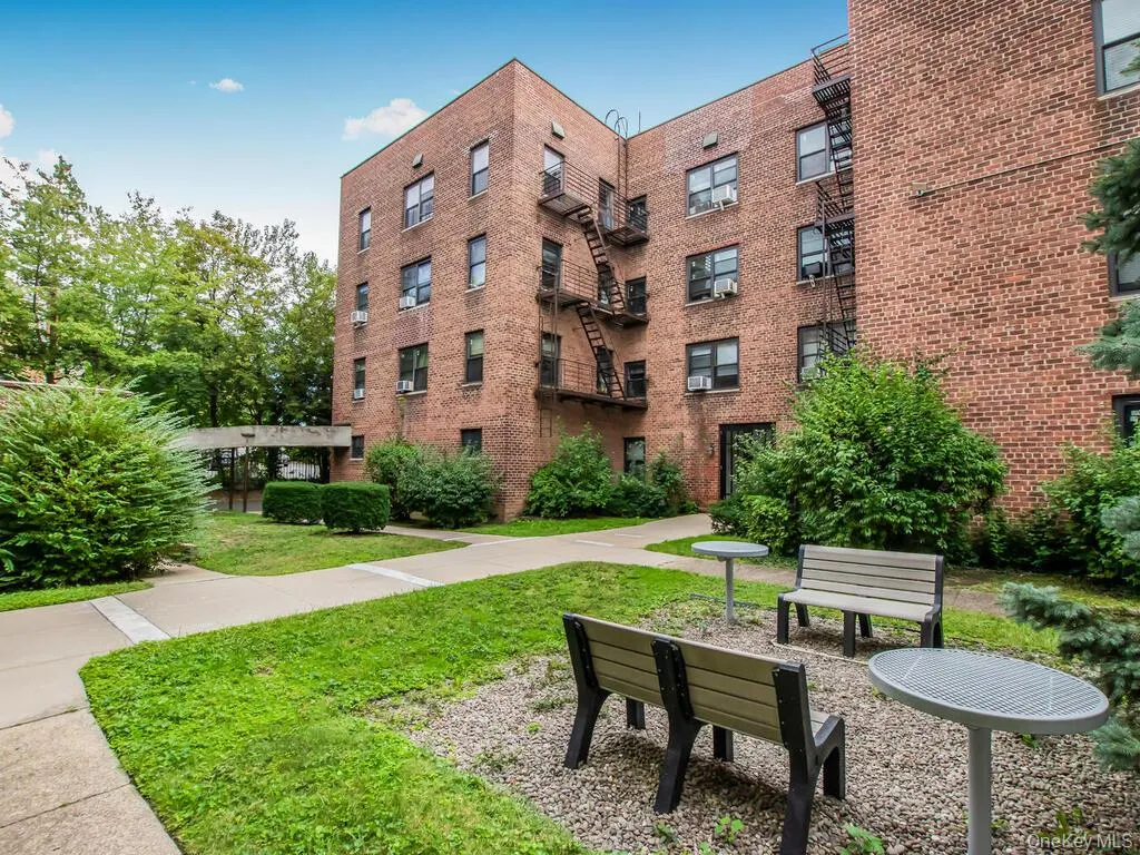 470 Broadway, Yonkers, NY, 1 Bedroom Bedrooms, 4 Rooms Rooms,1 BathroomBathrooms,Residential,For Rent,Broadway,0,1000974 470 Broadway, Yonkers, NY, 1 Bedroom Bedrooms, 4 Rooms Rooms,1 BathroomBathrooms,Residential,For Rent,Broadway,0,1000974