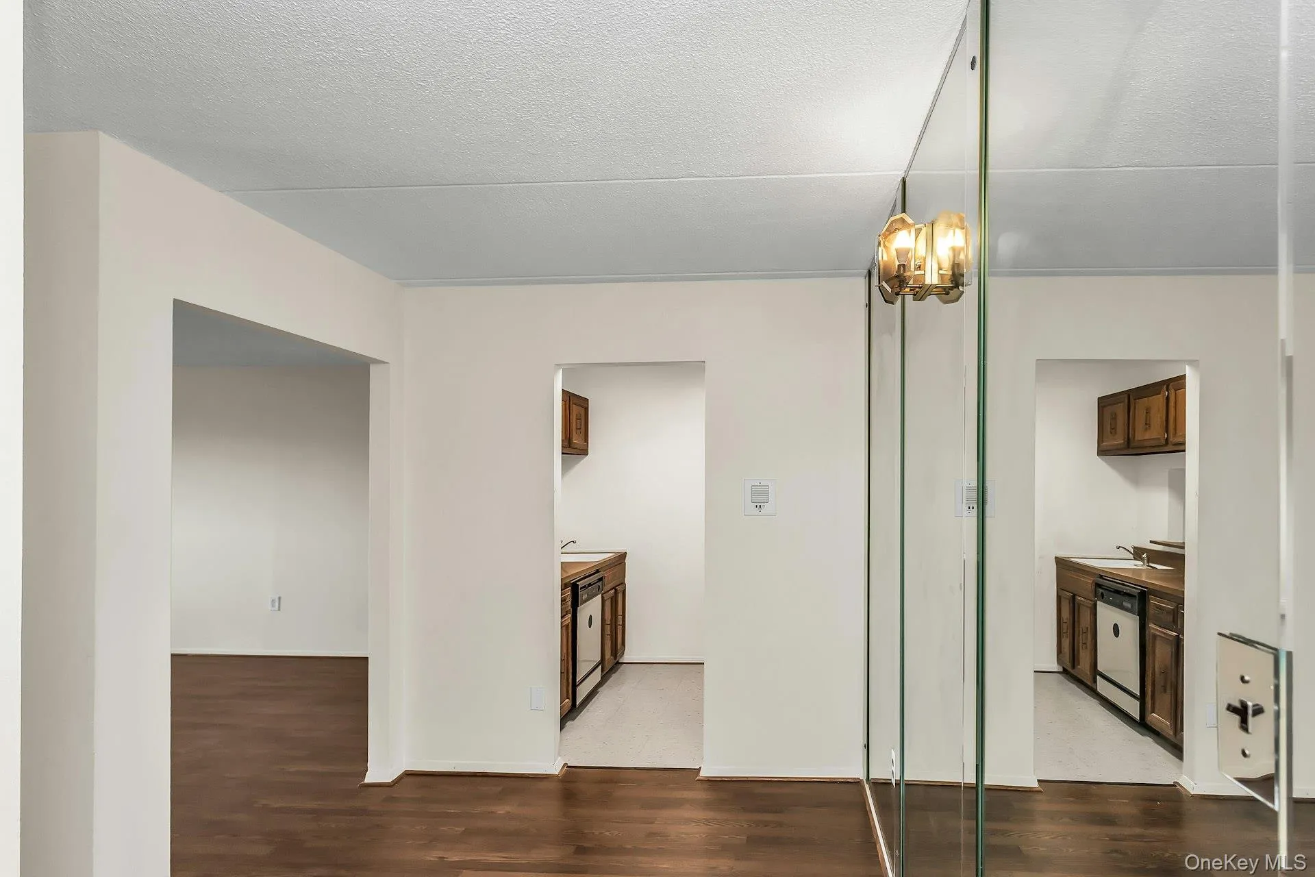 135 Post Avenue, North Hempstead, NY, 1 Bedroom Bedrooms, 3 Rooms Rooms,1 BathroomBathrooms,Residential Sale,For Rent,Post,0,1000976 135 Post Avenue, North Hempstead, NY, 1 Bedroom Bedrooms, 3 Rooms Rooms,1 BathroomBathrooms,Residential Sale,For Rent,Post,0,1000976