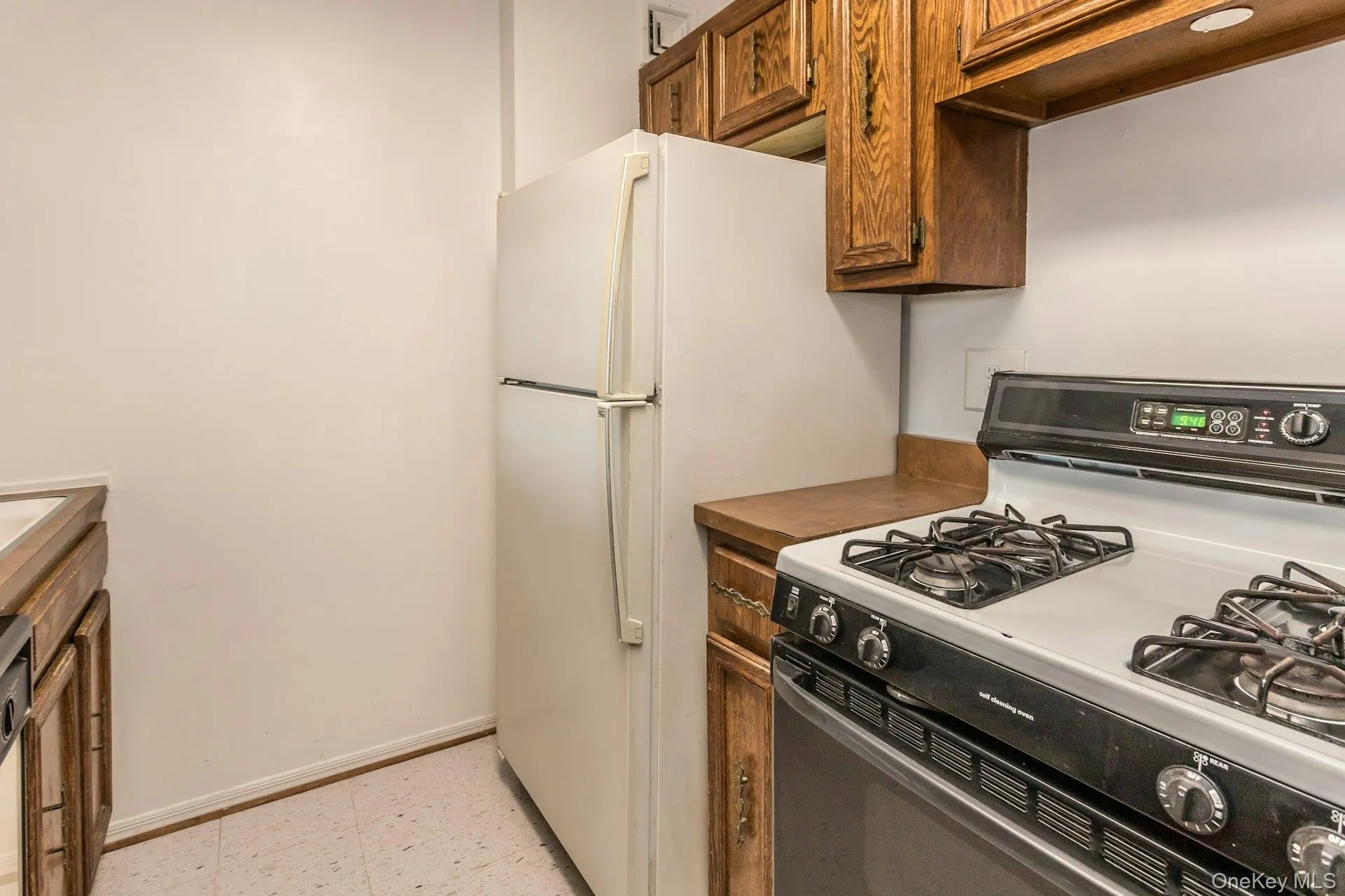 135 Post Avenue, North Hempstead, NY, 1 Bedroom Bedrooms, 3 Rooms Rooms,1 BathroomBathrooms,Residential Sale,For Rent,Post,0,1000976 135 Post Avenue, North Hempstead, NY, 1 Bedroom Bedrooms, 3 Rooms Rooms,1 BathroomBathrooms,Residential Sale,For Rent,Post,0,1000976