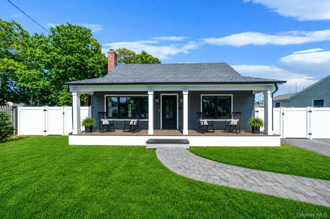 11 Lakewood Avenue, Brookhaven, NY, 4 Bedrooms Bedrooms, 7 Rooms Rooms,2 BathroomsBathrooms,Residential,For Rent,Lakewood,0,1000985 11 Lakewood Avenue, Brookhaven, NY, 4 Bedrooms Bedrooms, 7 Rooms Rooms,2 BathroomsBathrooms,Residential,For Rent,Lakewood,0,1000985
