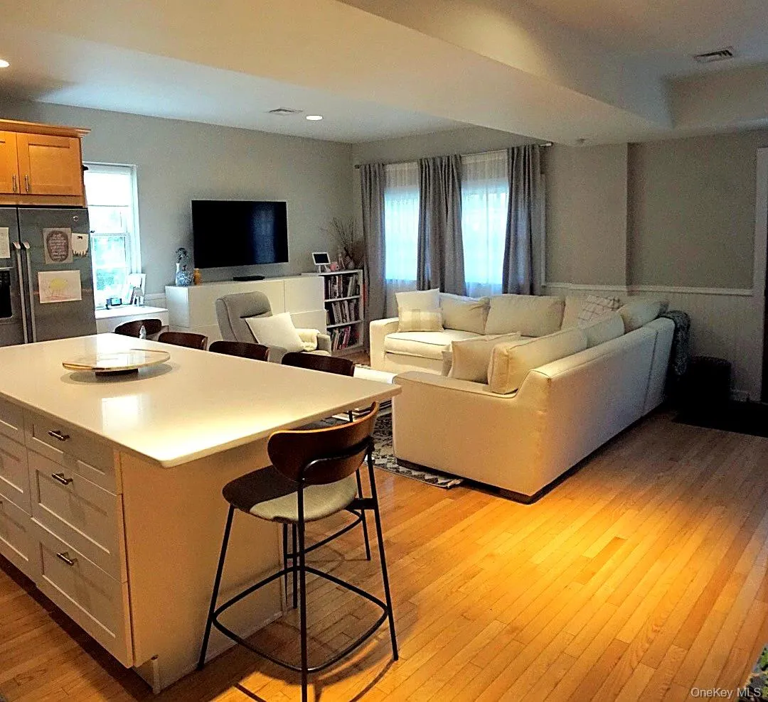 20 Ridge Road, Tuxedo, NY, 3 Bedrooms Bedrooms, 5 Rooms Rooms,1 BathroomBathrooms,Residential Lease,For Rent,Ridge,0,1000986 20 Ridge Road, Tuxedo, NY, 3 Bedrooms Bedrooms, 5 Rooms Rooms,1 BathroomBathrooms,Residential Lease,For Rent,Ridge,0,1000986