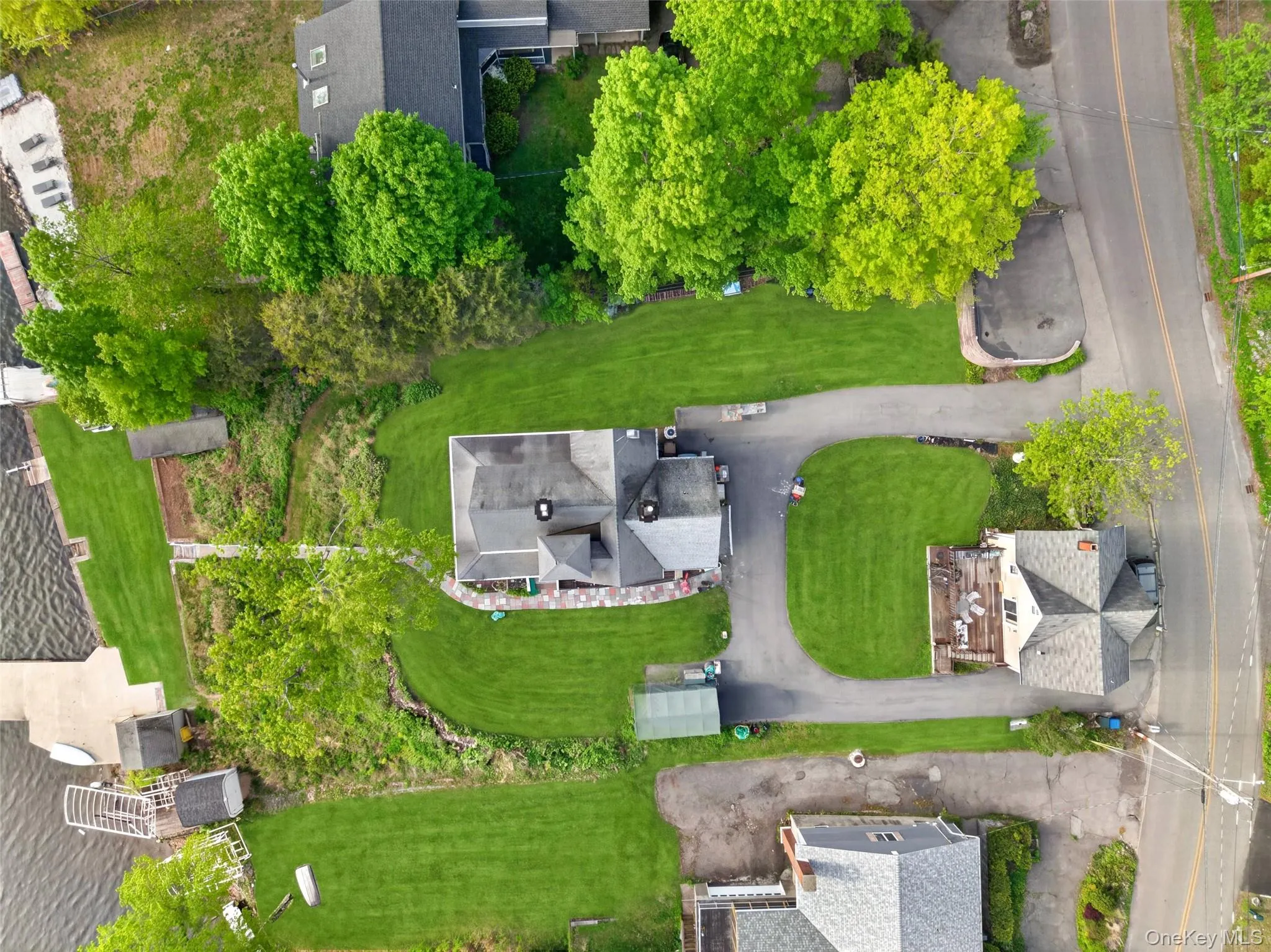 83 Edgemere Avenue, Warwick (town), NY, 6 Bedrooms Bedrooms, 15 Rooms Rooms,2 BathroomsBathrooms,Residential,For Rent,Edgemere,0,1000998 83 Edgemere Avenue, Warwick (town), NY, 6 Bedrooms Bedrooms, 15 Rooms Rooms,2 BathroomsBathrooms,Residential,For Rent,Edgemere,0,1000998