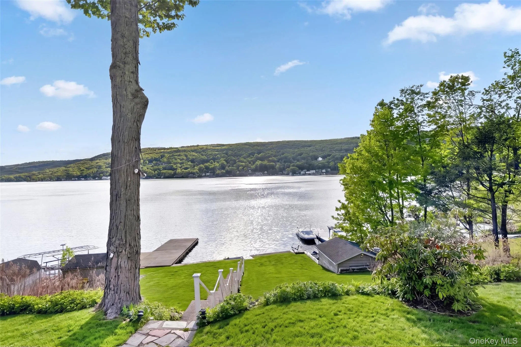83 Edgemere Avenue, Warwick (town), NY, 6 Bedrooms Bedrooms, 15 Rooms Rooms,2 BathroomsBathrooms,Residential,For Rent,Edgemere,0,1000998 83 Edgemere Avenue, Warwick (town), NY, 6 Bedrooms Bedrooms, 15 Rooms Rooms,2 BathroomsBathrooms,Residential,For Rent,Edgemere,0,1000998