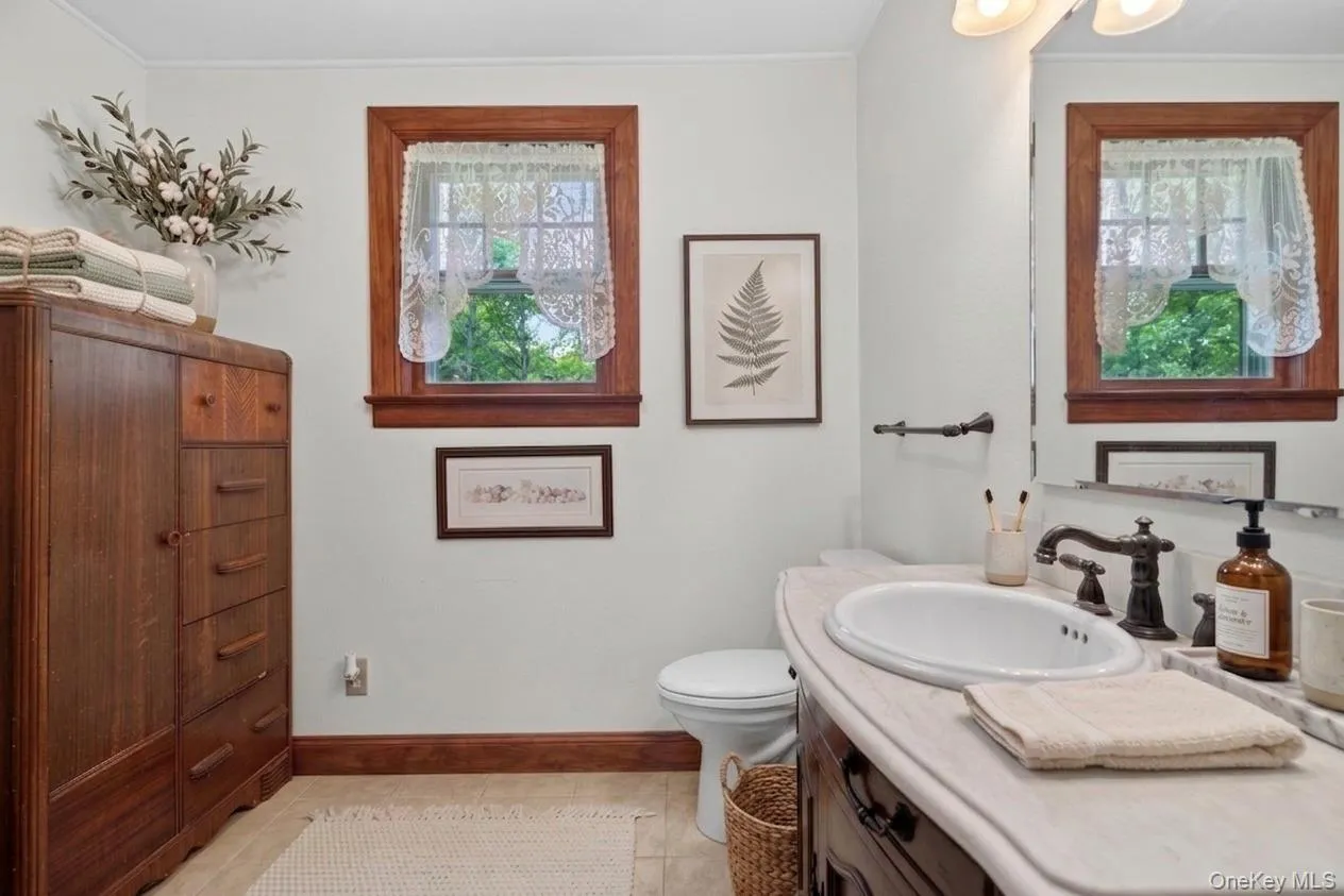 83 Edgemere Avenue, Warwick (town), NY, 6 Bedrooms Bedrooms, 15 Rooms Rooms,2 BathroomsBathrooms,Residential,For Rent,Edgemere,0,1000998 83 Edgemere Avenue, Warwick (town), NY, 6 Bedrooms Bedrooms, 15 Rooms Rooms,2 BathroomsBathrooms,Residential,For Rent,Edgemere,0,1000998