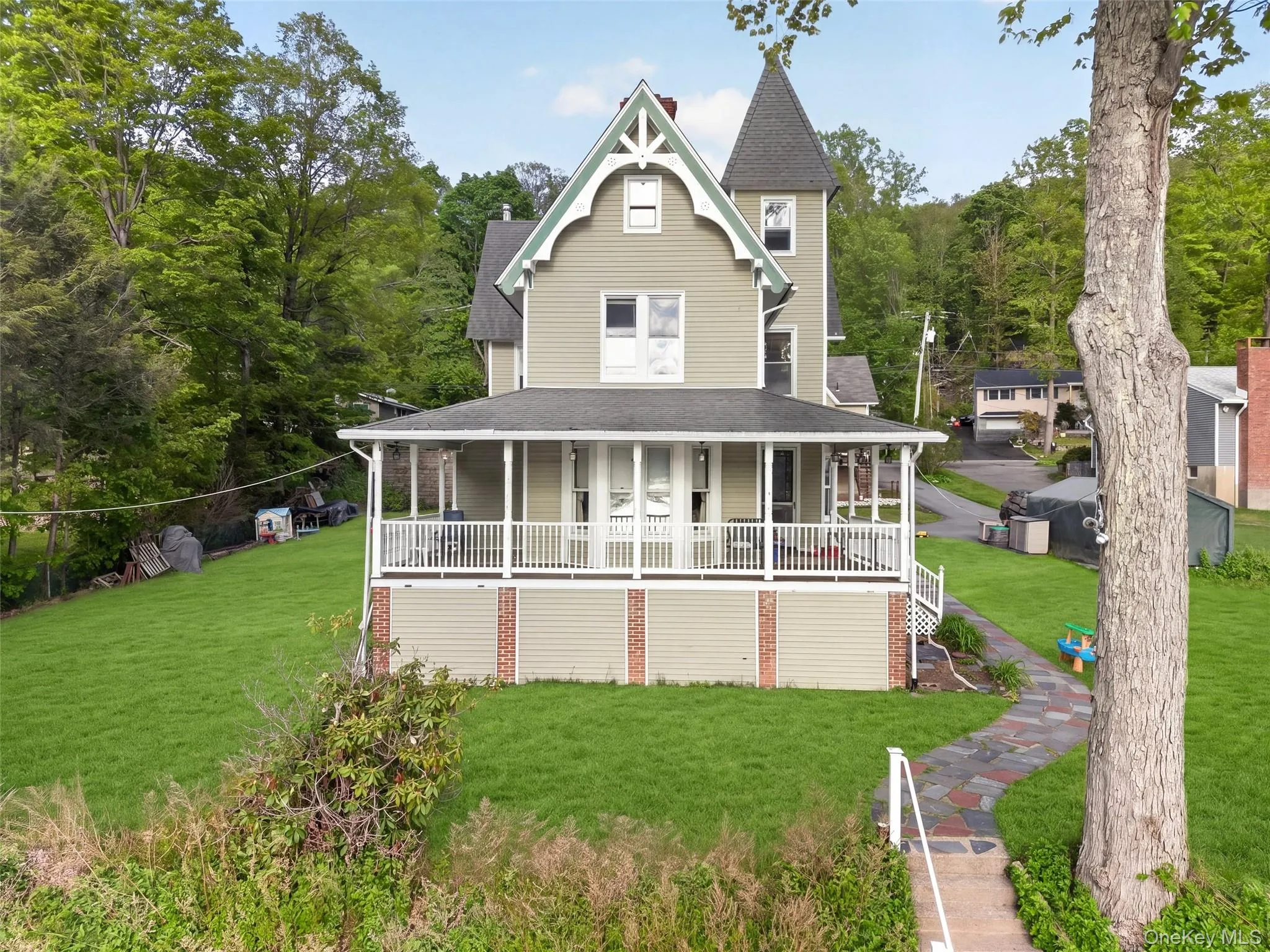 83 Edgemere Avenue, Warwick (town), NY, 6 Bedrooms Bedrooms, 15 Rooms Rooms,2 BathroomsBathrooms,Residential,For Rent,Edgemere,0,1000998 83 Edgemere Avenue, Warwick (town), NY, 6 Bedrooms Bedrooms, 15 Rooms Rooms,2 BathroomsBathrooms,Residential,For Rent,Edgemere,0,1000998