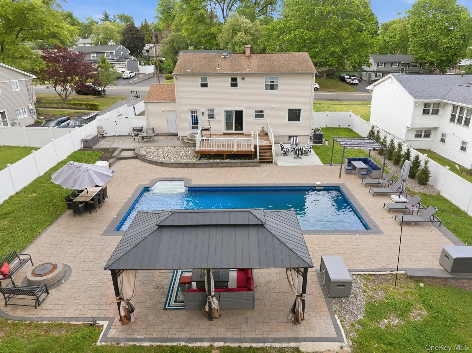 A backyard oasis! A backyard oasis!