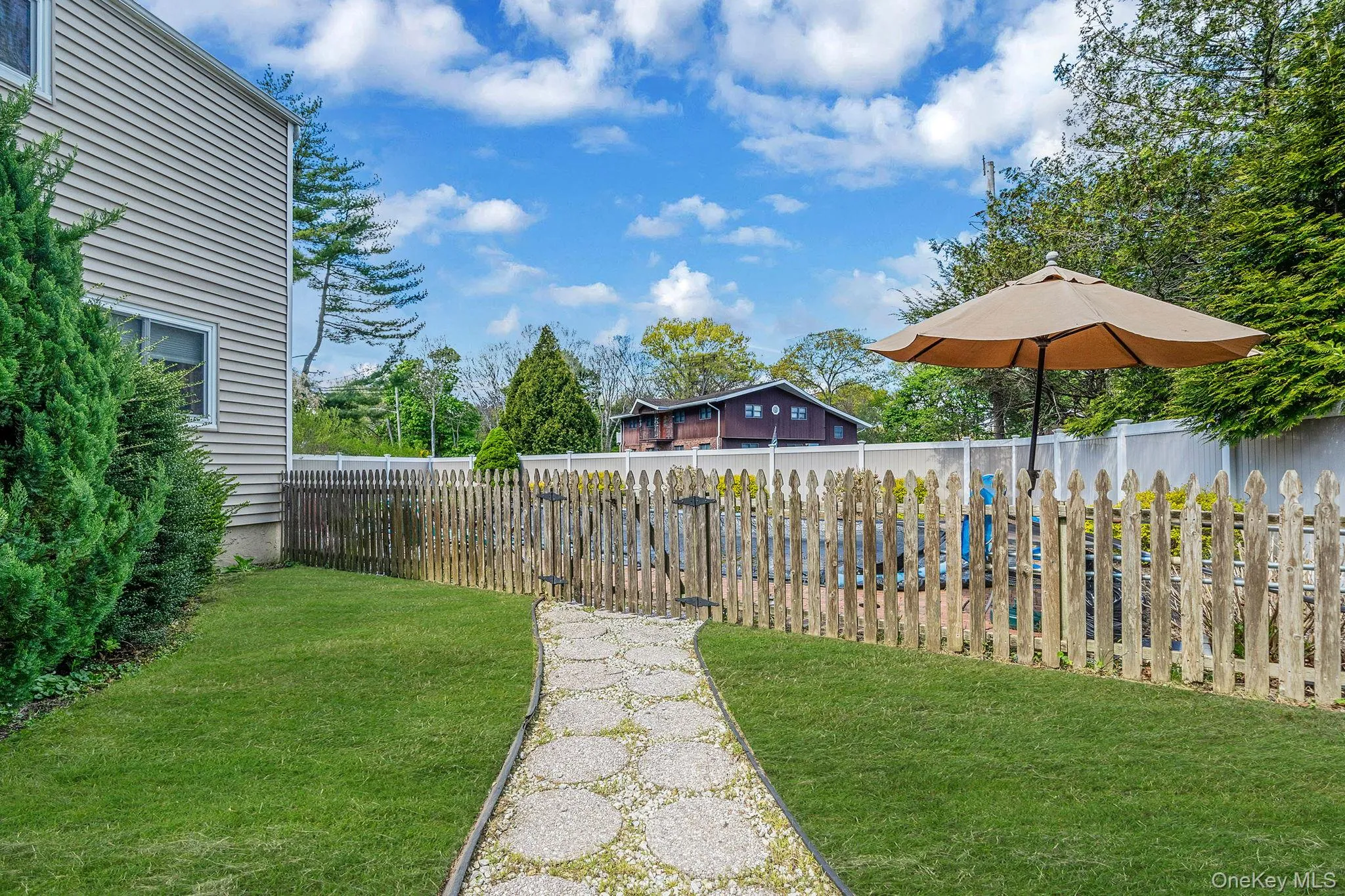 3 Otsego Avenue, Huntington, NY, 4 Bedrooms Bedrooms, 8 Rooms Rooms,3 BathroomsBathrooms,Residential,For Rent,Otsego,0,1001012 3 Otsego Avenue, Huntington, NY, 4 Bedrooms Bedrooms, 8 Rooms Rooms,3 BathroomsBathrooms,Residential,For Rent,Otsego,0,1001012