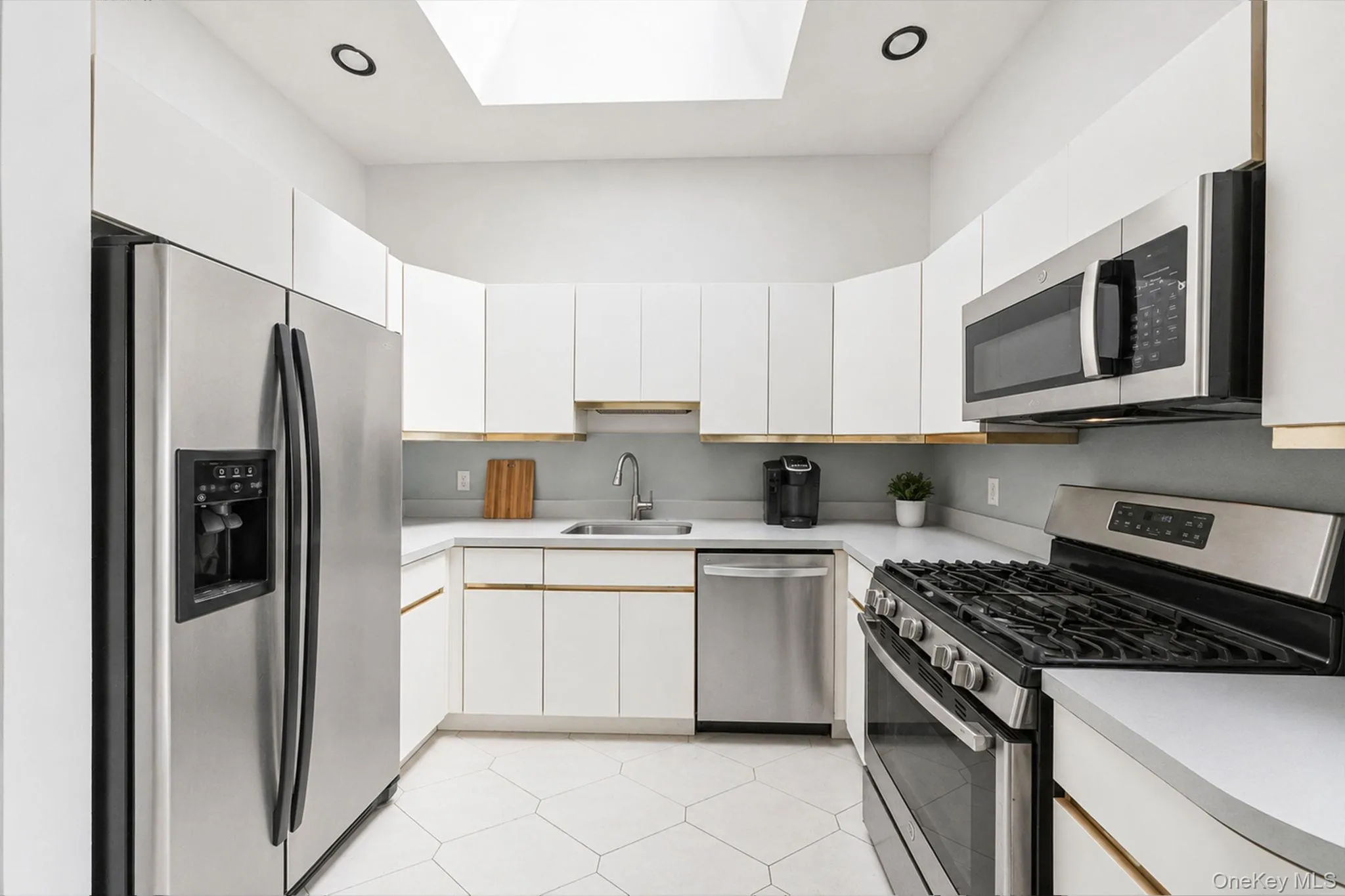 46 Brushwood Drive, Brookhaven, NY, 8 Bedrooms Bedrooms, 15 Rooms Rooms,3 BathroomsBathrooms,Residential Sale,For Rent,Brushwood,0,1001013 46 Brushwood Drive, Brookhaven, NY, 8 Bedrooms Bedrooms, 15 Rooms Rooms,3 BathroomsBathrooms,Residential Sale,For Rent,Brushwood,0,1001013