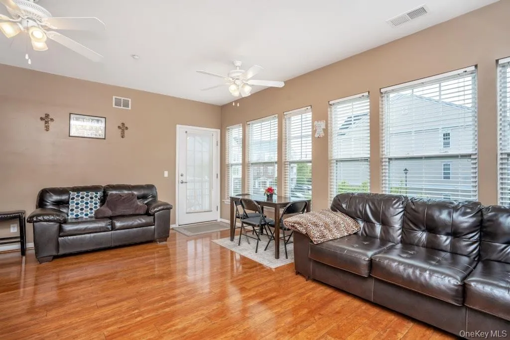 1927 Finch Lane, Islip, NY, 2 Bedrooms Bedrooms, 5 Rooms Rooms,2 BathroomsBathrooms,Residential,For Rent,Finch,0,1001014 1927 Finch Lane, Islip, NY, 2 Bedrooms Bedrooms, 5 Rooms Rooms,2 BathroomsBathrooms,Residential,For Rent,Finch,0,1001014