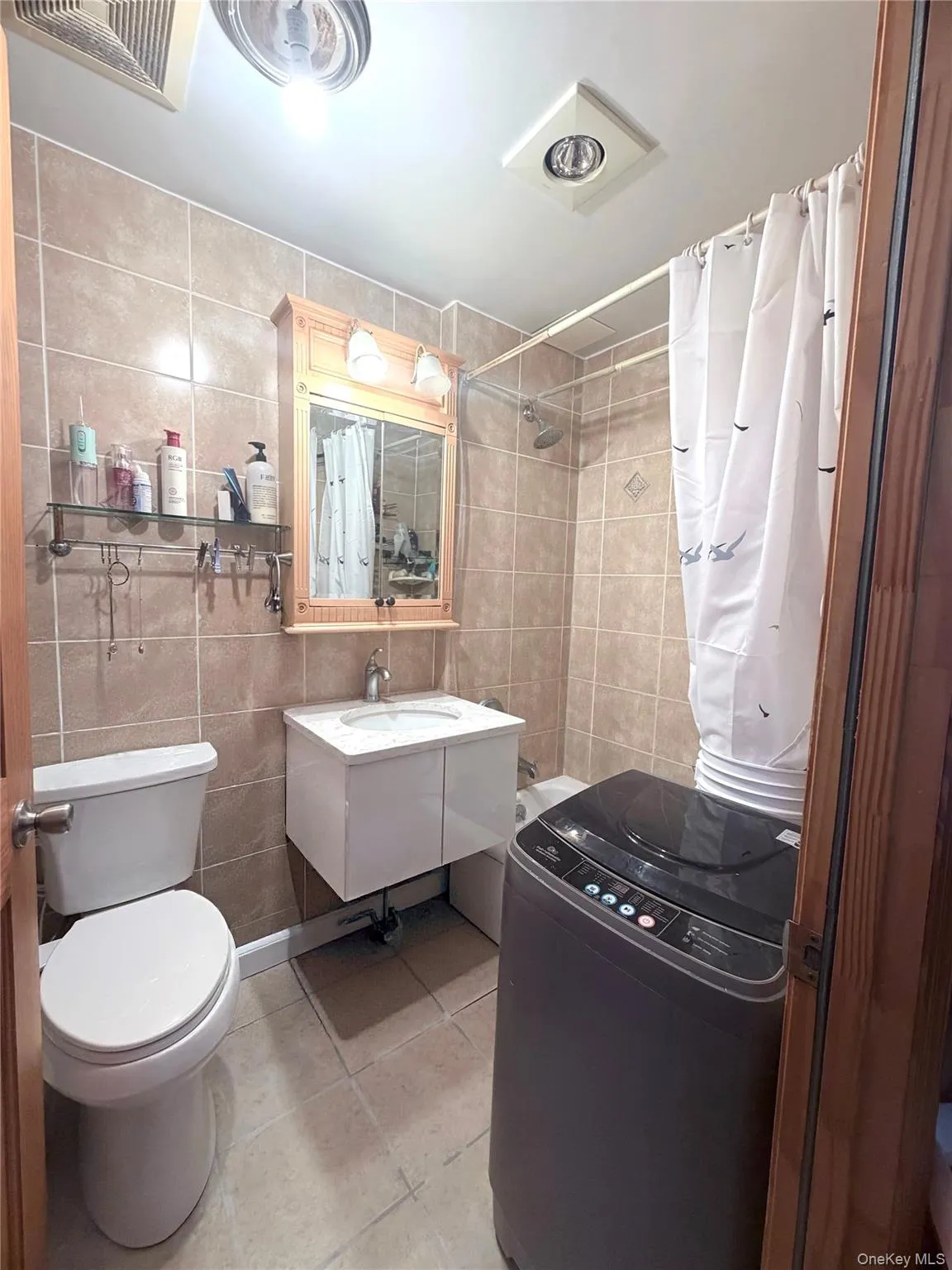 4606 88th Street, New York, NY, 2 Bedrooms Bedrooms, 5 Rooms Rooms,1 BathroomBathrooms,Residential,For Rent,88th,0,1001018 4606 88th Street, New York, NY, 2 Bedrooms Bedrooms, 5 Rooms Rooms,1 BathroomBathrooms,Residential,For Rent,88th,0,1001018
