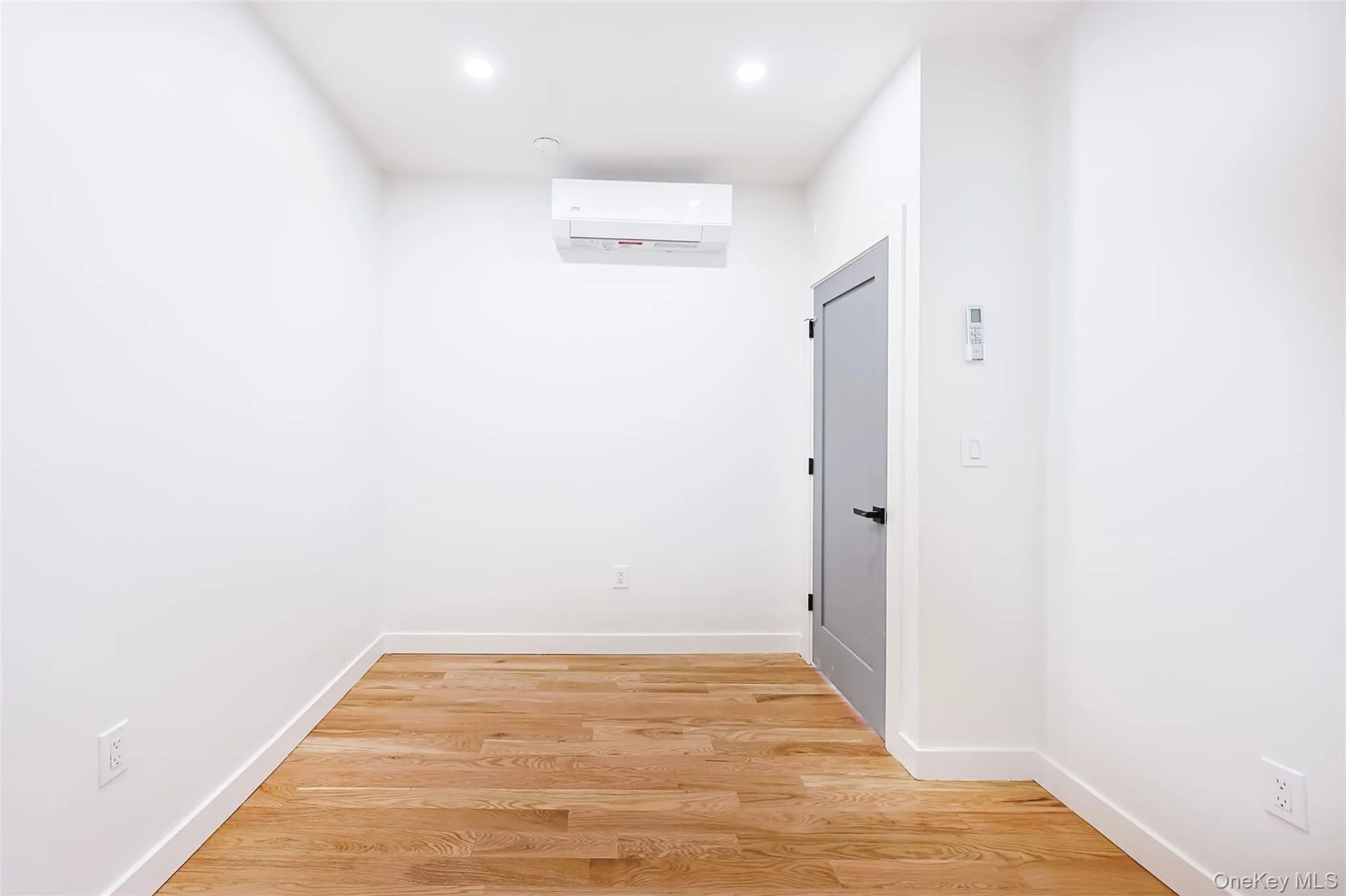 108-17 35th Avenue, New York, NY, 4 Bedrooms Bedrooms, 9 Rooms Rooms,3 BathroomsBathrooms,Residential,For Rent,35th,0,1001021 108-17 35th Avenue, New York, NY, 4 Bedrooms Bedrooms, 9 Rooms Rooms,3 BathroomsBathrooms,Residential,For Rent,35th,0,1001021