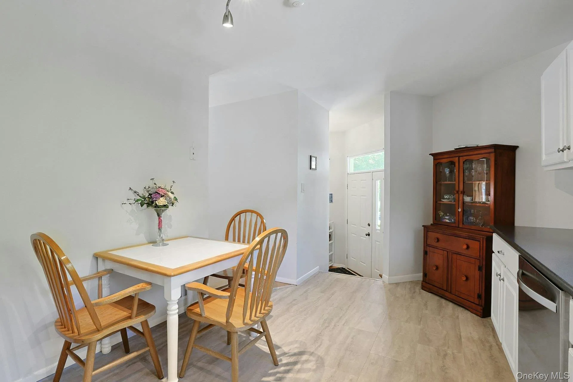 34 Village Green, Clarkstown, NY, 2 Bedrooms Bedrooms, 7 Rooms Rooms,2 BathroomsBathrooms,Residential,For Rent,Village,0,1001032 34 Village Green, Clarkstown, NY, 2 Bedrooms Bedrooms, 7 Rooms Rooms,2 BathroomsBathrooms,Residential,For Rent,Village,0,1001032