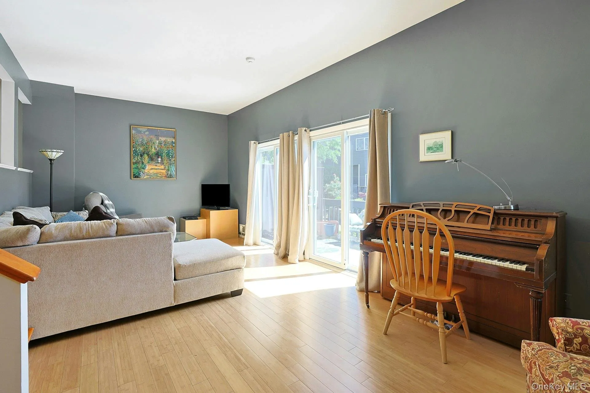 34 Village Green, Clarkstown, NY, 2 Bedrooms Bedrooms, 7 Rooms Rooms,2 BathroomsBathrooms,Residential,For Rent,Village,0,1001032 34 Village Green, Clarkstown, NY, 2 Bedrooms Bedrooms, 7 Rooms Rooms,2 BathroomsBathrooms,Residential,For Rent,Village,0,1001032