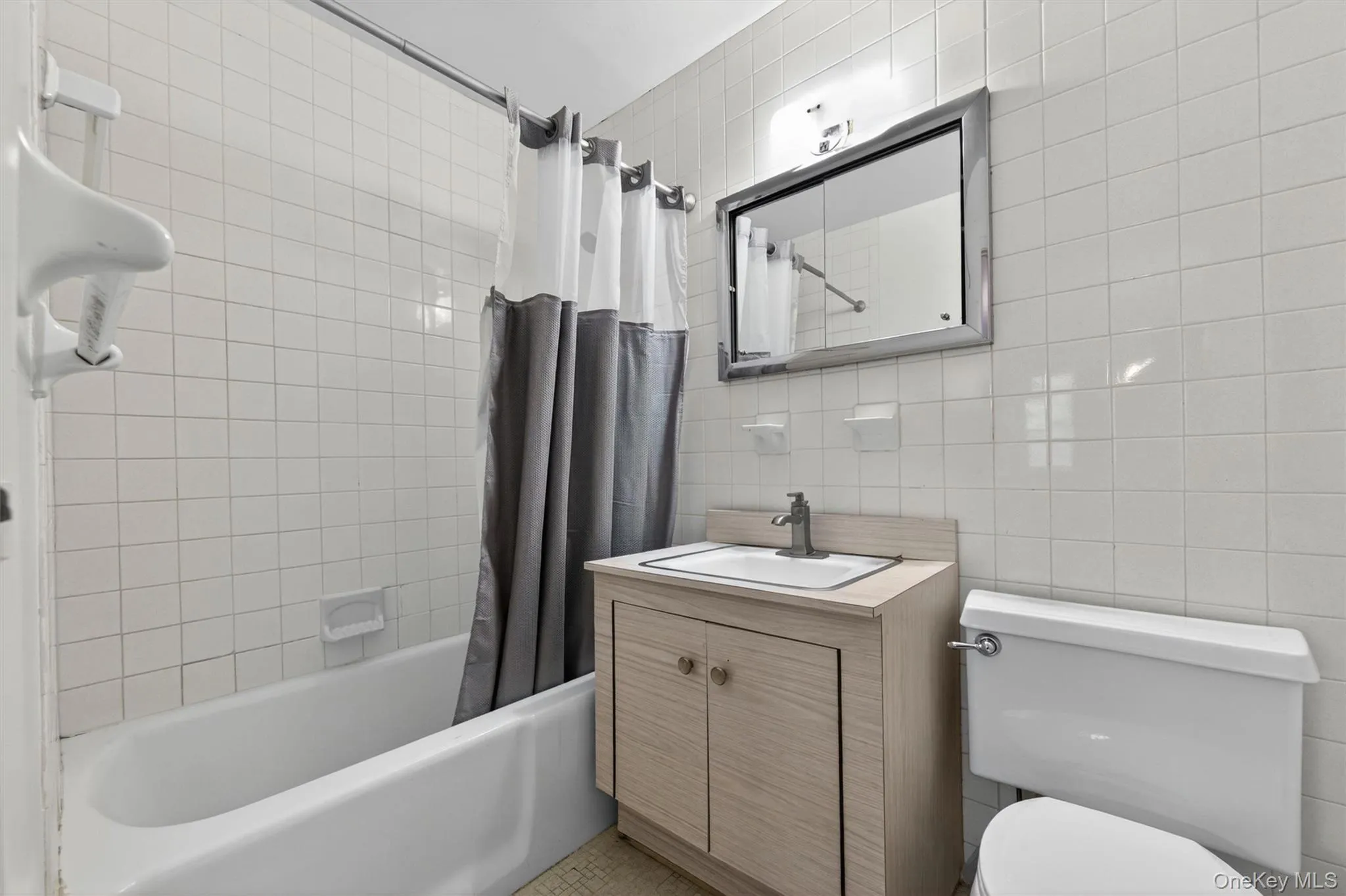 1 Lakeview Drive, Peekskill, NY, 2 Bedrooms Bedrooms, 7 Rooms Rooms,2 BathroomsBathrooms,Residential Sale,For Rent,Lakeview,0,1001033 1 Lakeview Drive, Peekskill, NY, 2 Bedrooms Bedrooms, 7 Rooms Rooms,2 BathroomsBathrooms,Residential Sale,For Rent,Lakeview,0,1001033