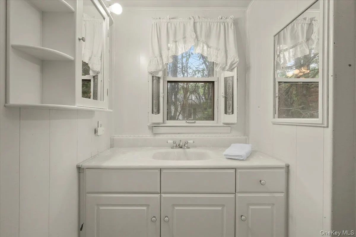 Full Bath Full Bath