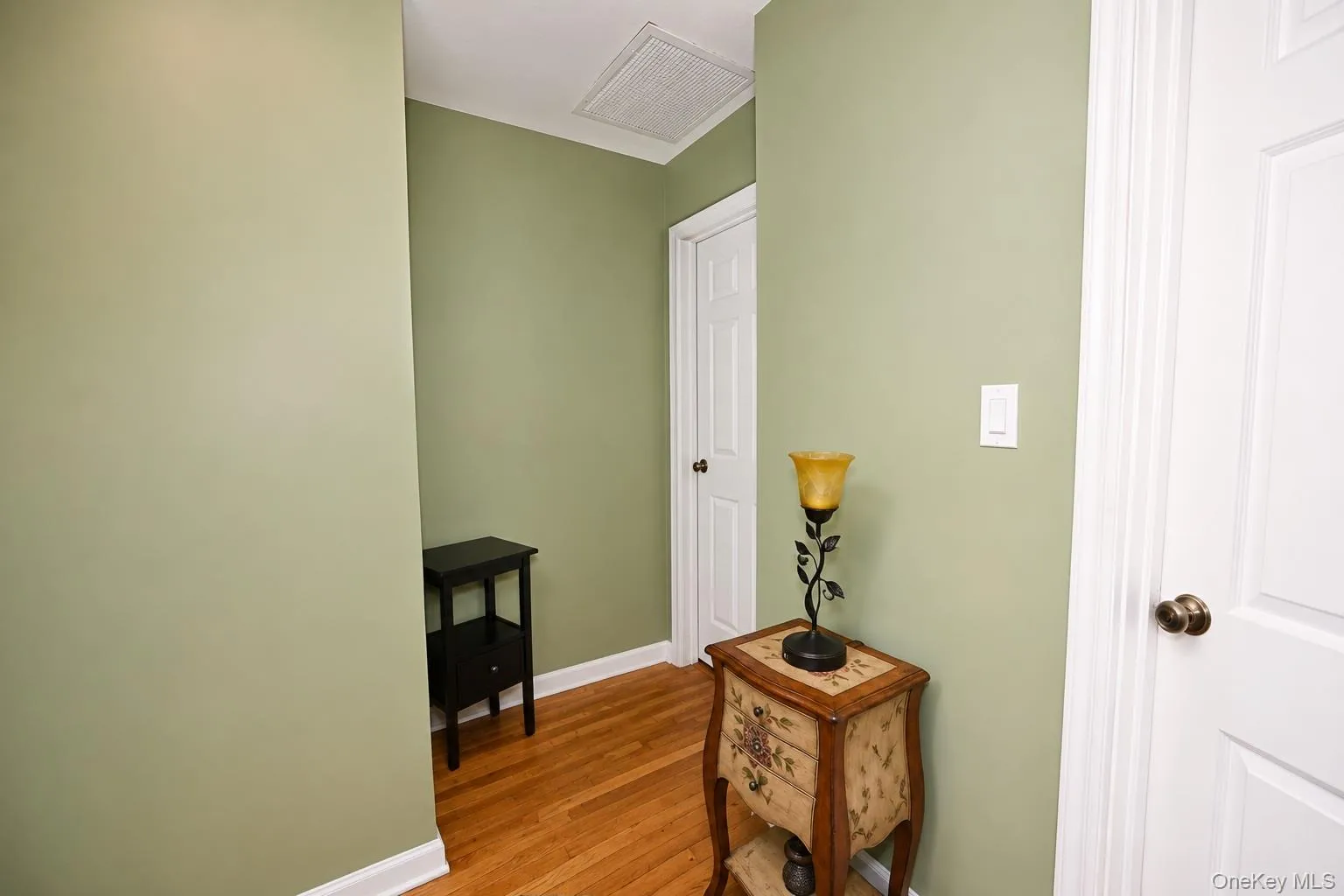 223 End Avenue, Oyster Bay, NY, 3 Bedrooms Bedrooms, 7 Rooms Rooms,1 BathroomBathrooms,Residential,For Rent,End,0,1001036 223 End Avenue, Oyster Bay, NY, 3 Bedrooms Bedrooms, 7 Rooms Rooms,1 BathroomBathrooms,Residential,For Rent,End,0,1001036