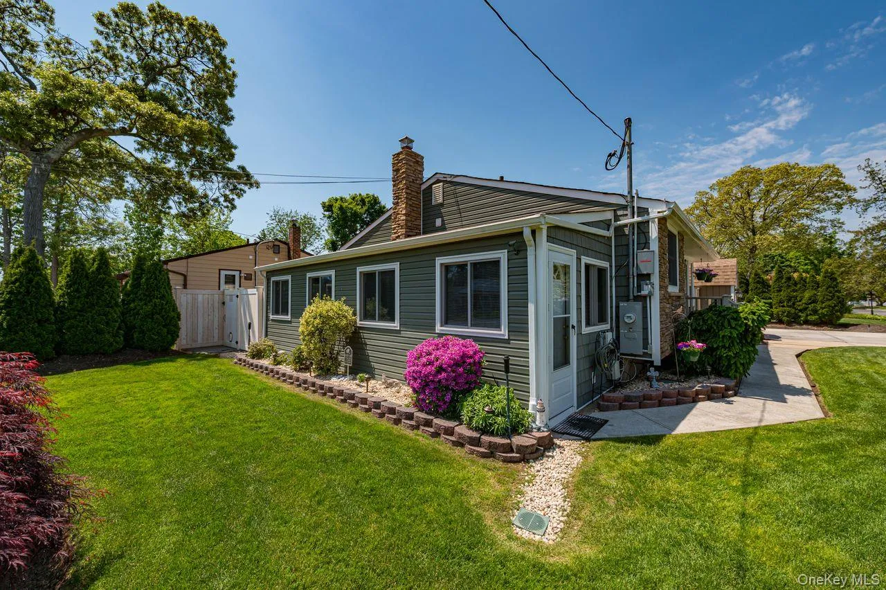 8 Oswego Drive, Islip, NY, 3 Bedrooms Bedrooms, 5 Rooms Rooms,2 BathroomsBathrooms,Residential,For Rent,Oswego,0,1001037 8 Oswego Drive, Islip, NY, 3 Bedrooms Bedrooms, 5 Rooms Rooms,2 BathroomsBathrooms,Residential,For Rent,Oswego,0,1001037