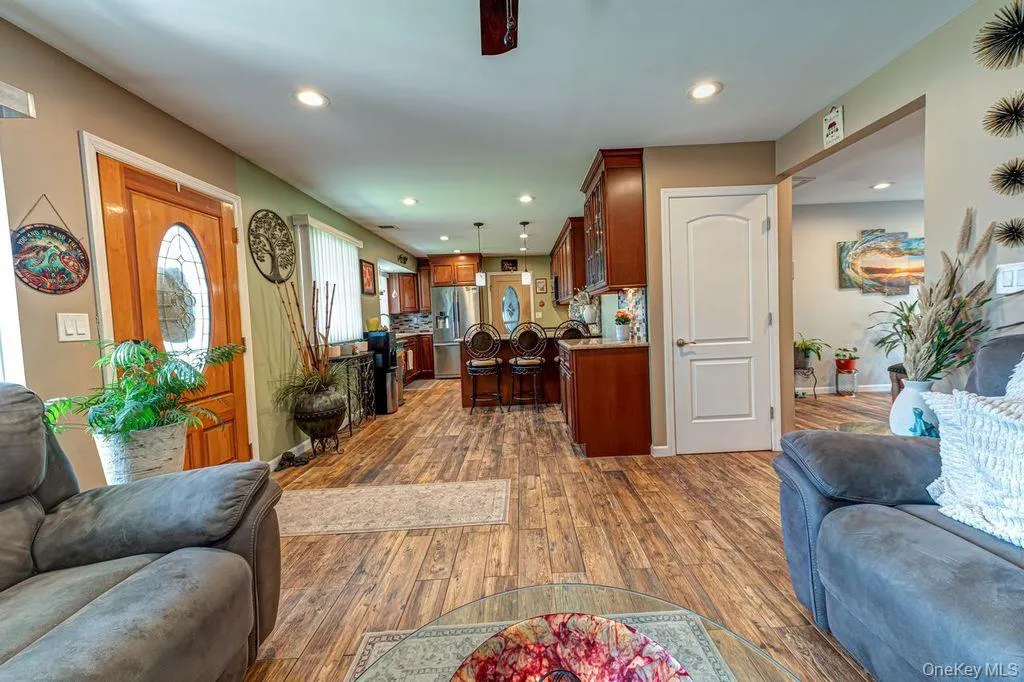 8 Oswego Drive, Islip, NY, 3 Bedrooms Bedrooms, 5 Rooms Rooms,2 BathroomsBathrooms,Residential,For Rent,Oswego,0,1001037 8 Oswego Drive, Islip, NY, 3 Bedrooms Bedrooms, 5 Rooms Rooms,2 BathroomsBathrooms,Residential,For Rent,Oswego,0,1001037