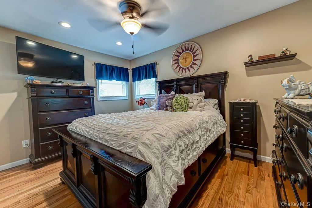 8 Oswego Drive, Islip, NY, 3 Bedrooms Bedrooms, 5 Rooms Rooms,2 BathroomsBathrooms,Residential,For Rent,Oswego,0,1001037 8 Oswego Drive, Islip, NY, 3 Bedrooms Bedrooms, 5 Rooms Rooms,2 BathroomsBathrooms,Residential,For Rent,Oswego,0,1001037