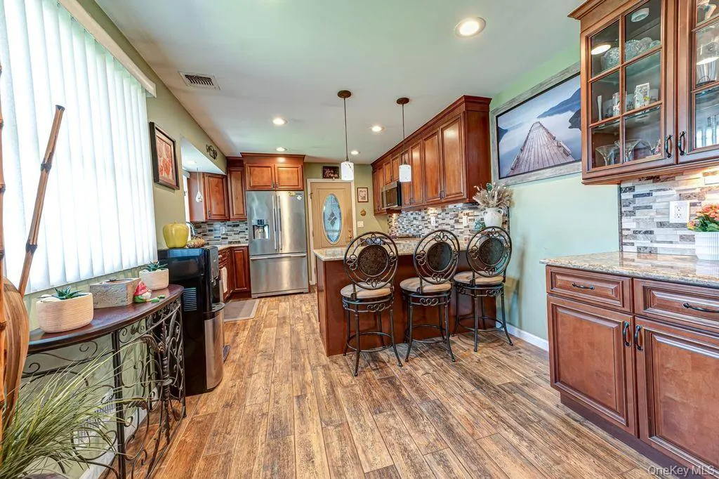8 Oswego Drive, Islip, NY, 3 Bedrooms Bedrooms, 5 Rooms Rooms,2 BathroomsBathrooms,Residential,For Rent,Oswego,0,1001037 8 Oswego Drive, Islip, NY, 3 Bedrooms Bedrooms, 5 Rooms Rooms,2 BathroomsBathrooms,Residential,For Rent,Oswego,0,1001037
