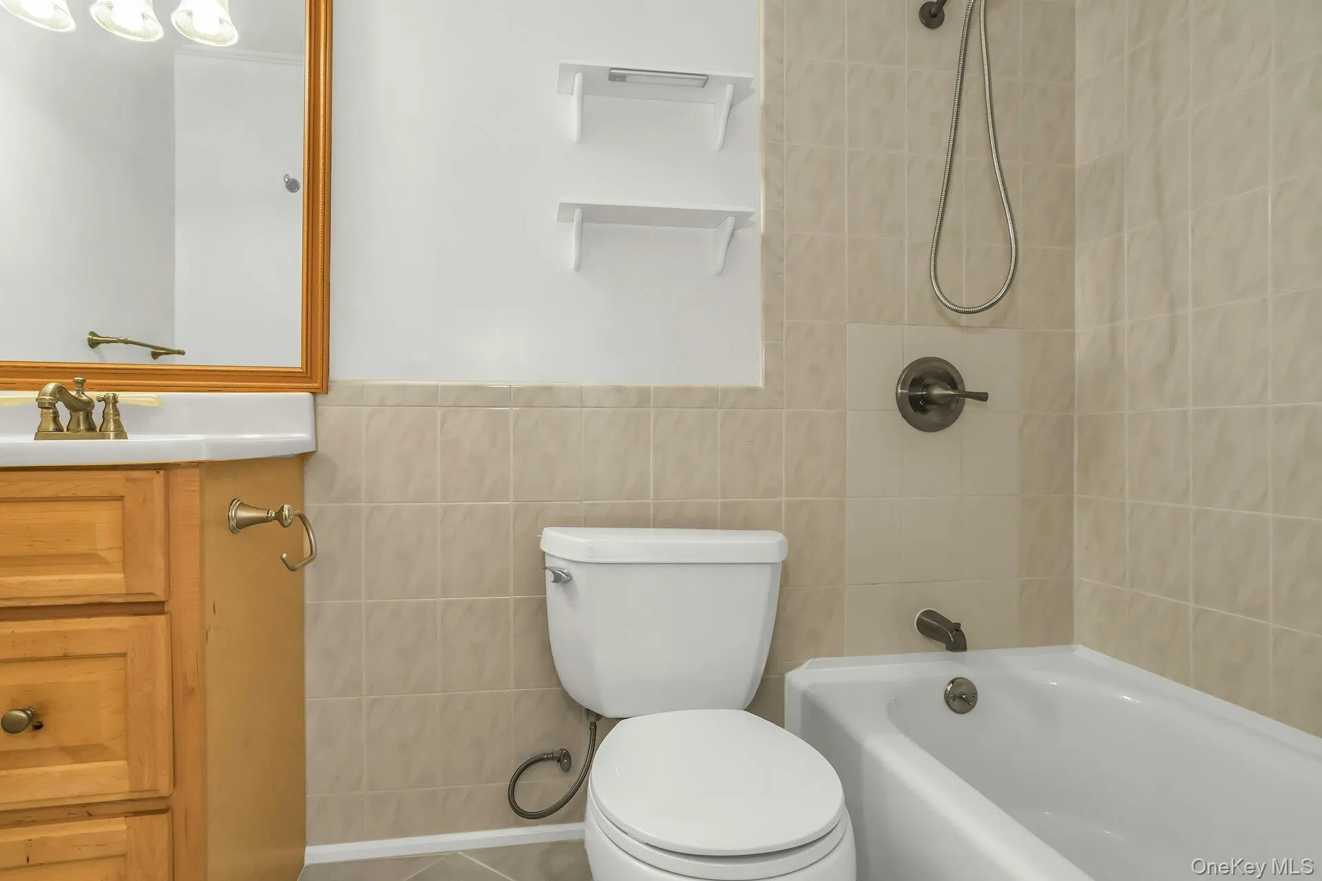 Lower level full bath Lower level full bath