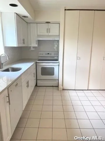 141 Great Neck Road, North Hempstead, NY, 2 Bedrooms Bedrooms, 5 Rooms Rooms,2 BathroomsBathrooms,Residential Lease,For Rent,Great Neck,0,1001046 141 Great Neck Road, North Hempstead, NY, 2 Bedrooms Bedrooms, 5 Rooms Rooms,2 BathroomsBathrooms,Residential Lease,For Rent,Great Neck,0,1001046
