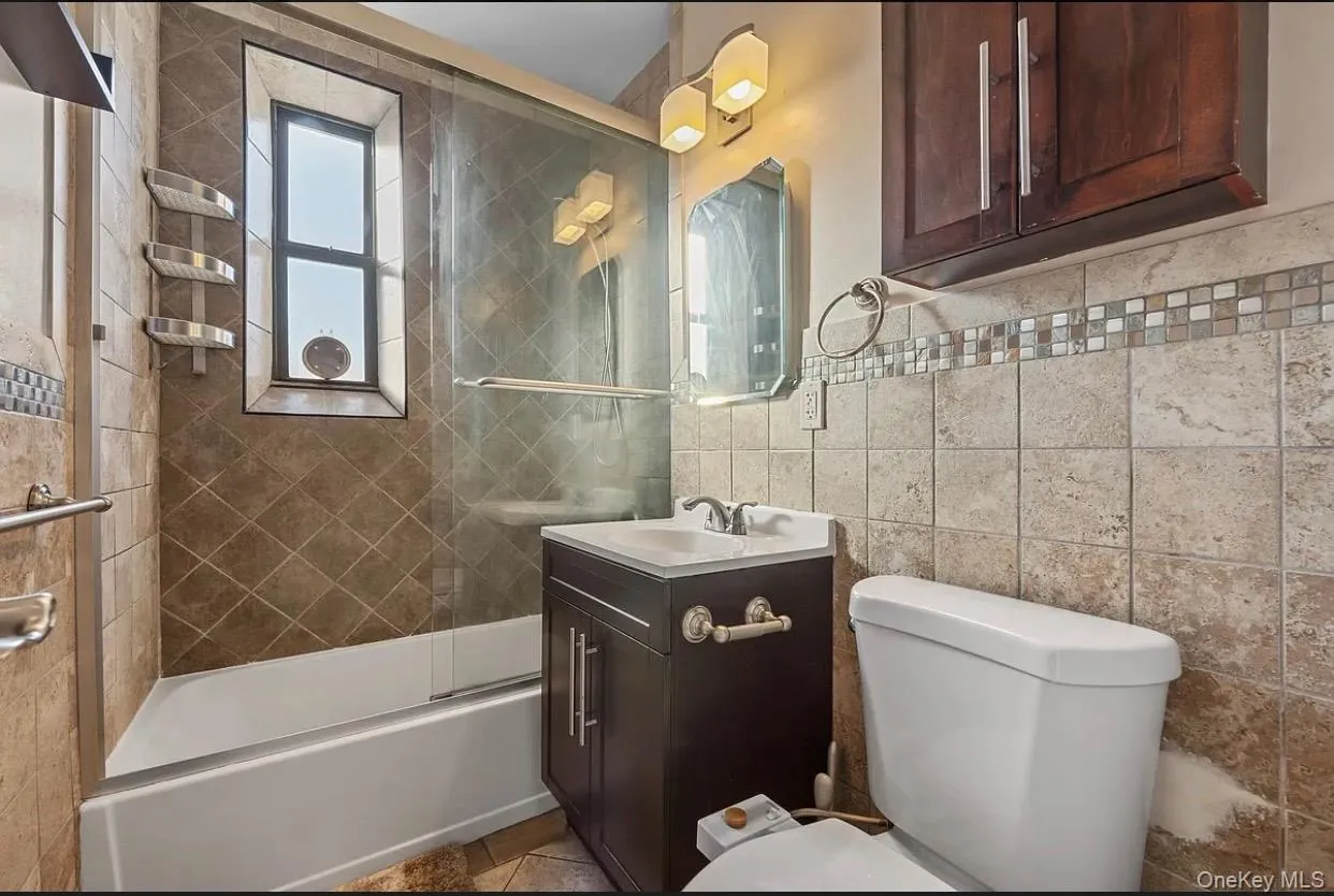 48-21 40th, New York, NY, 1 Bedroom Bedrooms, 3 Rooms Rooms,1 BathroomBathrooms,Residential Lease,For Rent,40th,0,1001059 48-21 40th, New York, NY, 1 Bedroom Bedrooms, 3 Rooms Rooms,1 BathroomBathrooms,Residential Lease,For Rent,40th,0,1001059