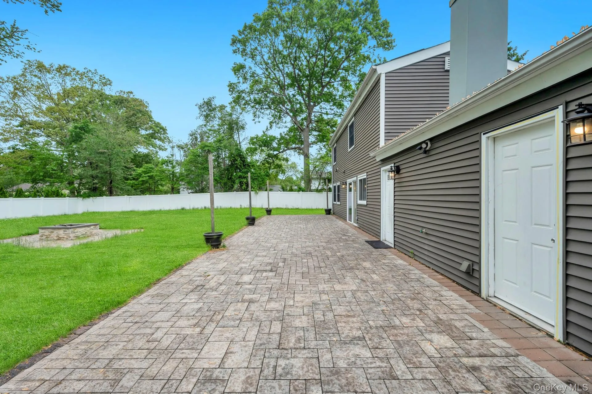 4 Hale Lane, Brookhaven, NY, 5 Bedrooms Bedrooms, 10 Rooms Rooms,3 BathroomsBathrooms,Residential,For Rent,Hale,0,1001061 4 Hale Lane, Brookhaven, NY, 5 Bedrooms Bedrooms, 10 Rooms Rooms,3 BathroomsBathrooms,Residential,For Rent,Hale,0,1001061