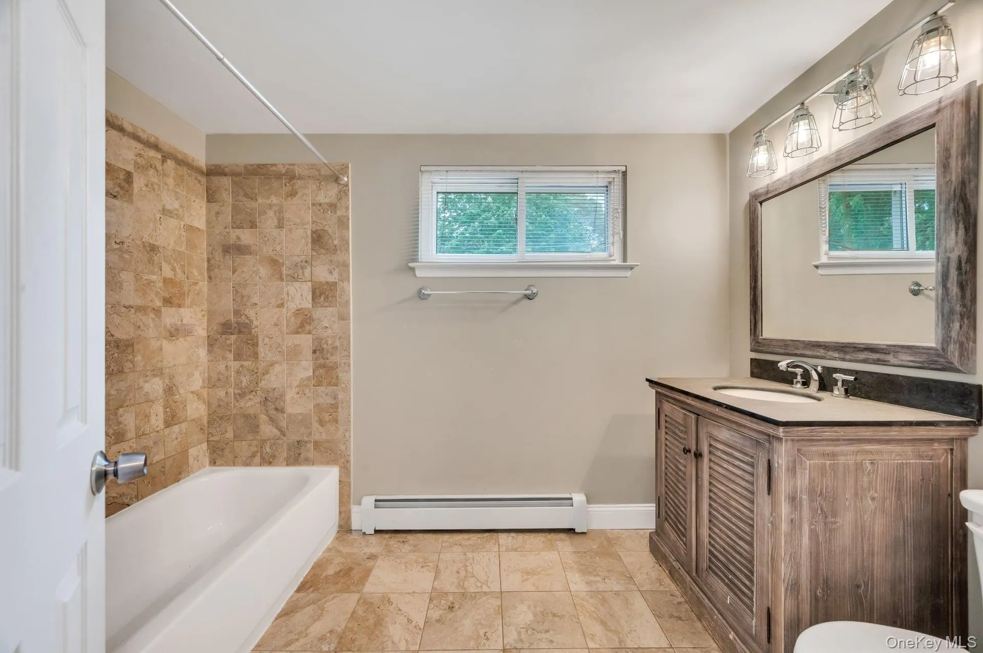 4 Hale Lane, Brookhaven, NY, 5 Bedrooms Bedrooms, 10 Rooms Rooms,3 BathroomsBathrooms,Residential,For Rent,Hale,0,1001061 4 Hale Lane, Brookhaven, NY, 5 Bedrooms Bedrooms, 10 Rooms Rooms,3 BathroomsBathrooms,Residential,For Rent,Hale,0,1001061