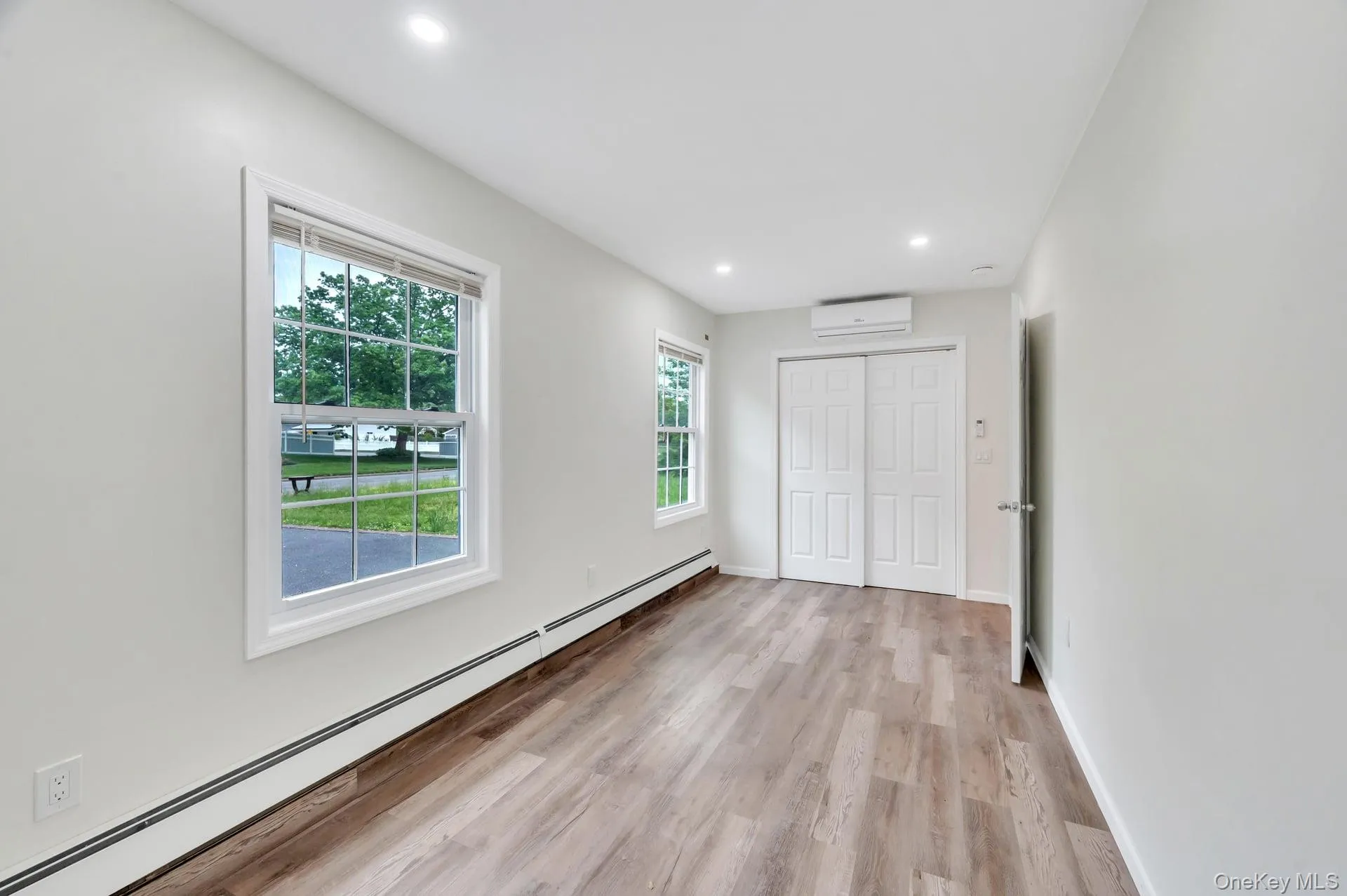 4 Hale Lane, Brookhaven, NY, 5 Bedrooms Bedrooms, 10 Rooms Rooms,3 BathroomsBathrooms,Residential,For Rent,Hale,0,1001061 4 Hale Lane, Brookhaven, NY, 5 Bedrooms Bedrooms, 10 Rooms Rooms,3 BathroomsBathrooms,Residential,For Rent,Hale,0,1001061