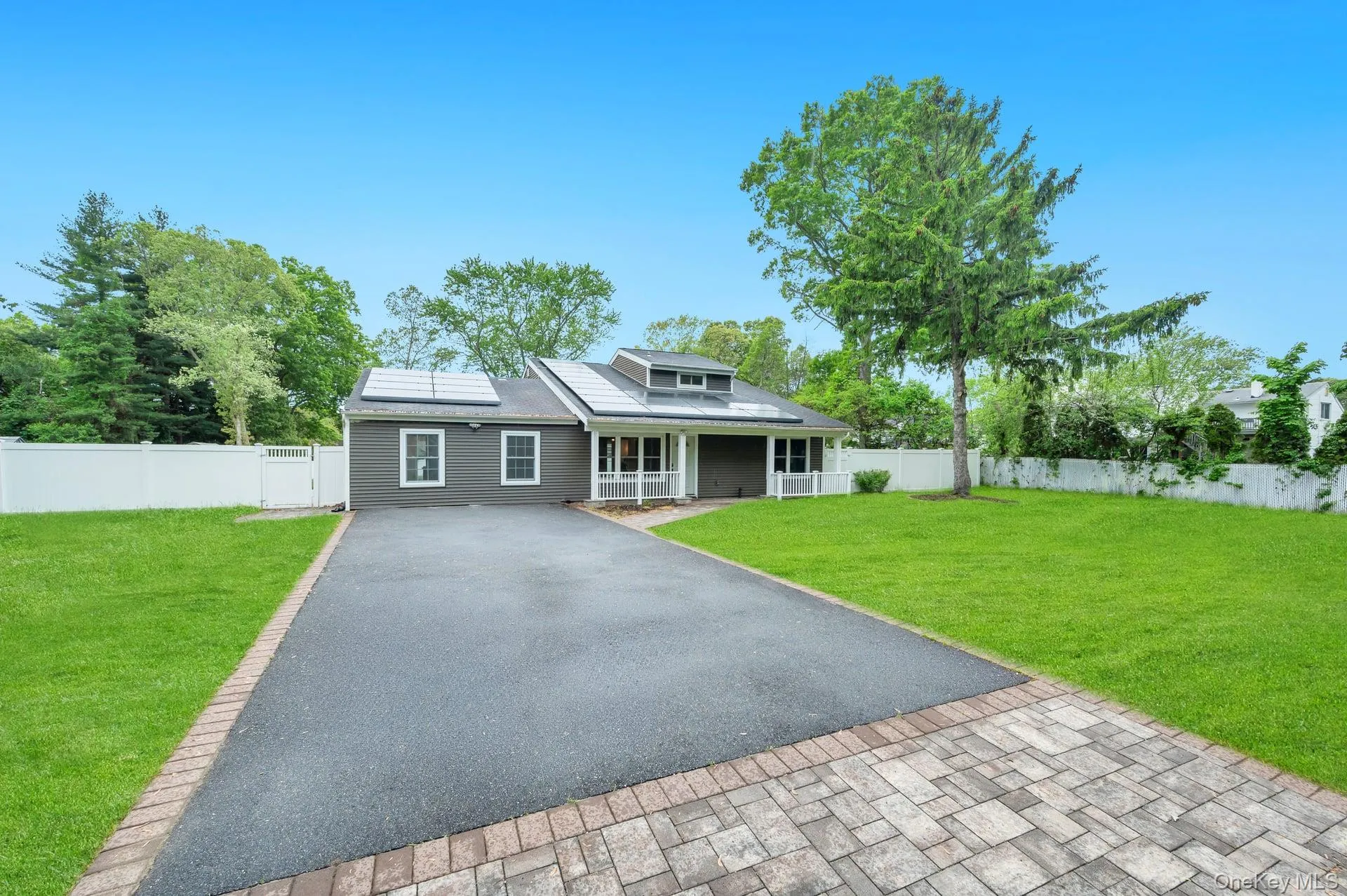 4 Hale Lane, Brookhaven, NY, 5 Bedrooms Bedrooms, 10 Rooms Rooms,3 BathroomsBathrooms,Residential,For Rent,Hale,0,1001061 4 Hale Lane, Brookhaven, NY, 5 Bedrooms Bedrooms, 10 Rooms Rooms,3 BathroomsBathrooms,Residential,For Rent,Hale,0,1001061