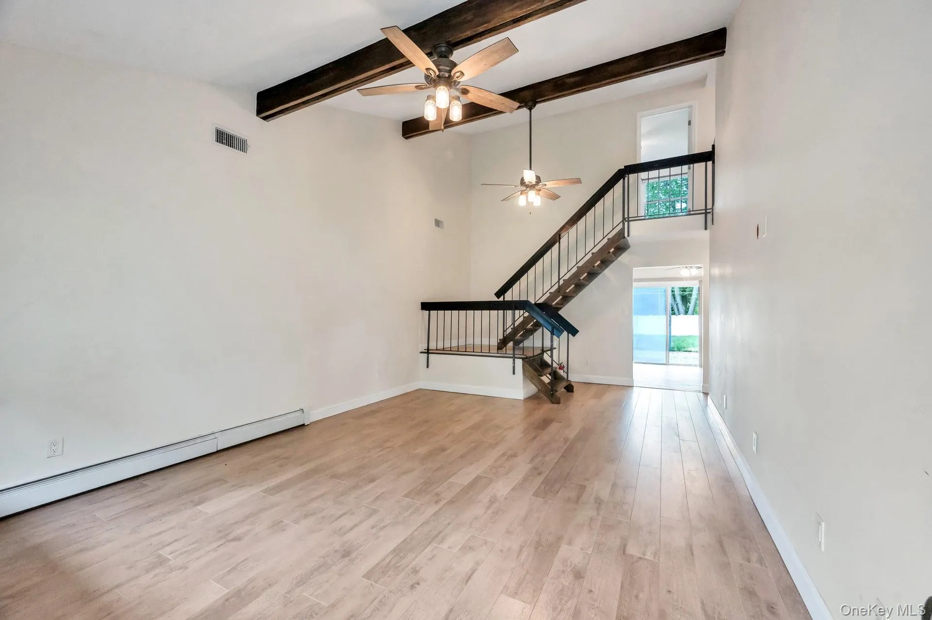 4 Hale Lane, Brookhaven, NY, 5 Bedrooms Bedrooms, 10 Rooms Rooms,3 BathroomsBathrooms,Residential,For Rent,Hale,0,1001061 4 Hale Lane, Brookhaven, NY, 5 Bedrooms Bedrooms, 10 Rooms Rooms,3 BathroomsBathrooms,Residential,For Rent,Hale,0,1001061