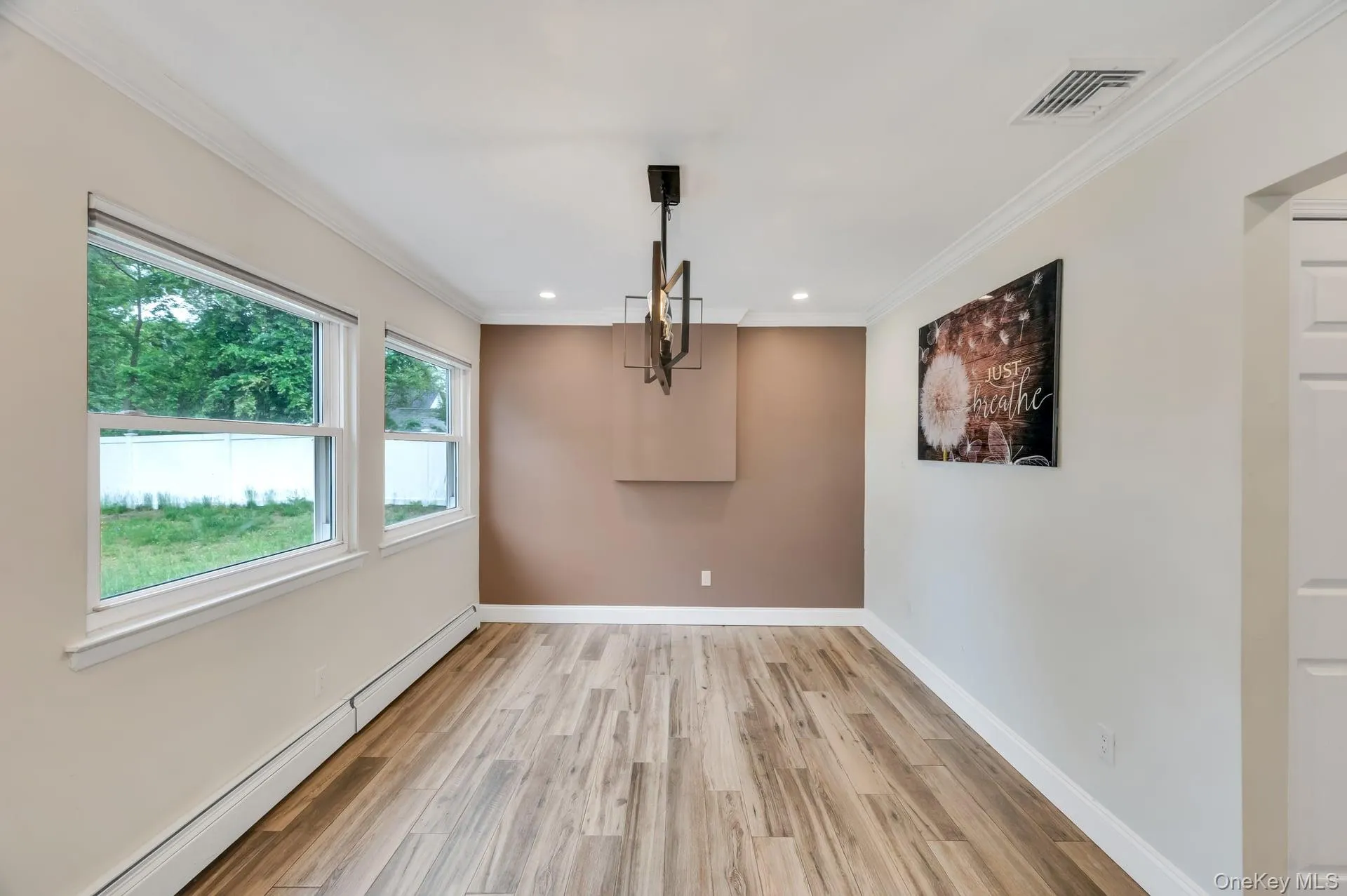 4 Hale Lane, Brookhaven, NY, 5 Bedrooms Bedrooms, 10 Rooms Rooms,3 BathroomsBathrooms,Residential,For Rent,Hale,0,1001061 4 Hale Lane, Brookhaven, NY, 5 Bedrooms Bedrooms, 10 Rooms Rooms,3 BathroomsBathrooms,Residential,For Rent,Hale,0,1001061