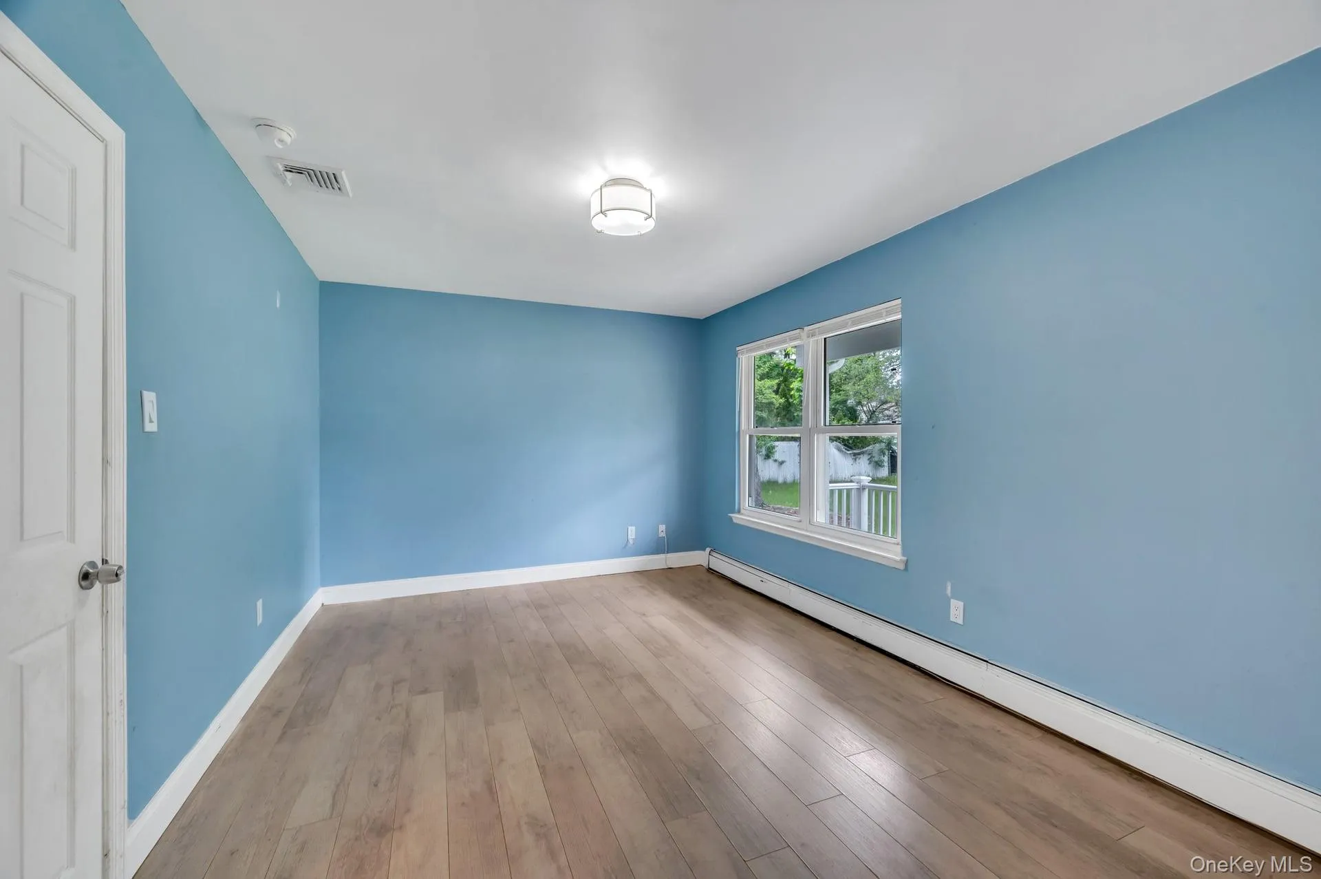 4 Hale Lane, Brookhaven, NY, 5 Bedrooms Bedrooms, 10 Rooms Rooms,3 BathroomsBathrooms,Residential,For Rent,Hale,0,1001061 4 Hale Lane, Brookhaven, NY, 5 Bedrooms Bedrooms, 10 Rooms Rooms,3 BathroomsBathrooms,Residential,For Rent,Hale,0,1001061