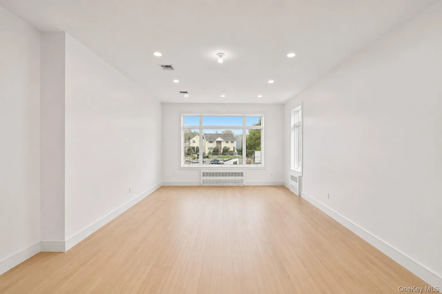 15 Warren Court, Ramapo, NY, 5 Bedrooms Bedrooms, 9 Rooms Rooms,3 BathroomsBathrooms,Residential,For Rent,Warren,0,1001074 15 Warren Court, Ramapo, NY, 5 Bedrooms Bedrooms, 9 Rooms Rooms,3 BathroomsBathrooms,Residential,For Rent,Warren,0,1001074