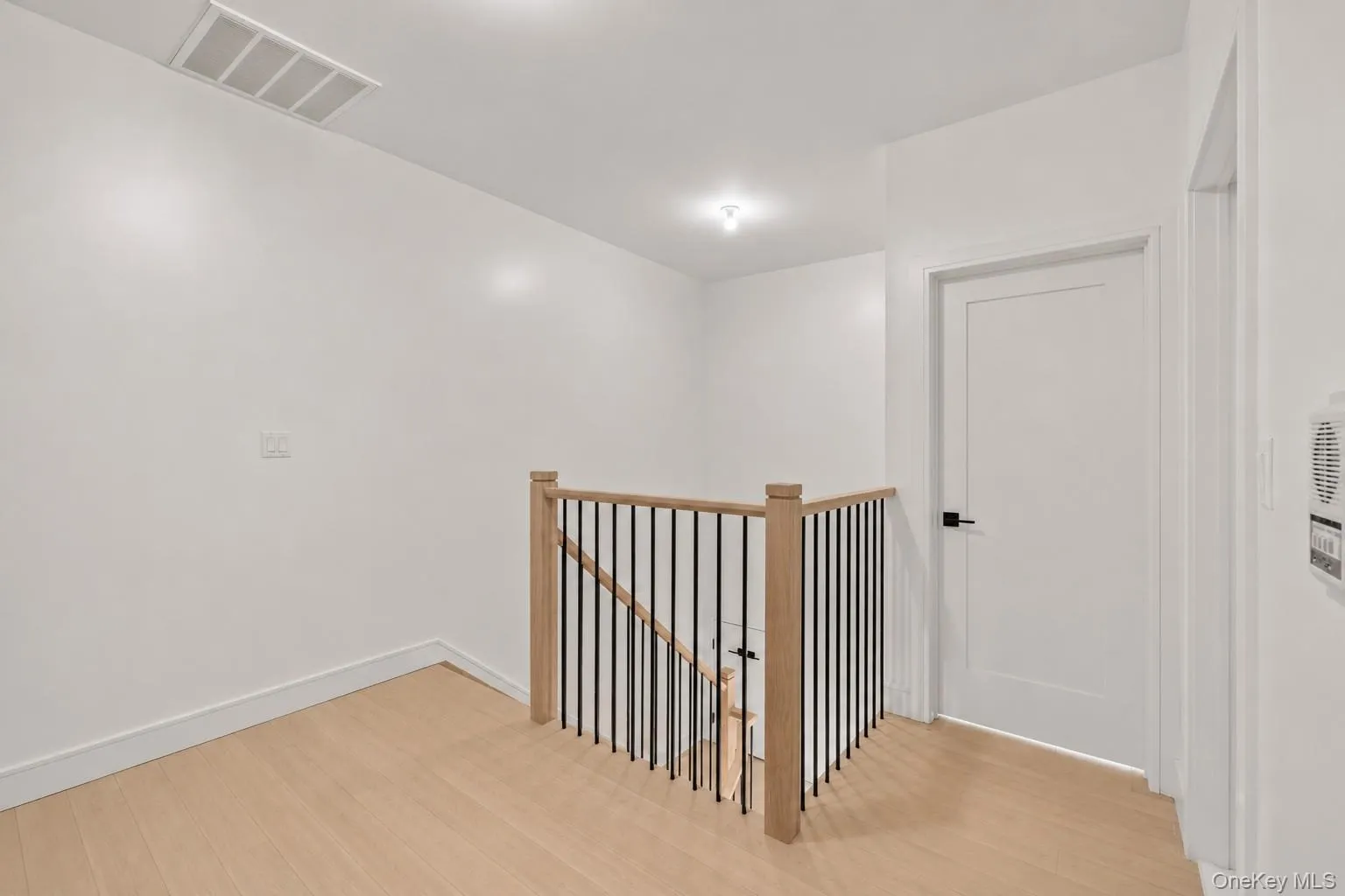 15 Warren Court, Ramapo, NY, 5 Bedrooms Bedrooms, 9 Rooms Rooms,3 BathroomsBathrooms,Residential,For Rent,Warren,0,1001074 15 Warren Court, Ramapo, NY, 5 Bedrooms Bedrooms, 9 Rooms Rooms,3 BathroomsBathrooms,Residential,For Rent,Warren,0,1001074