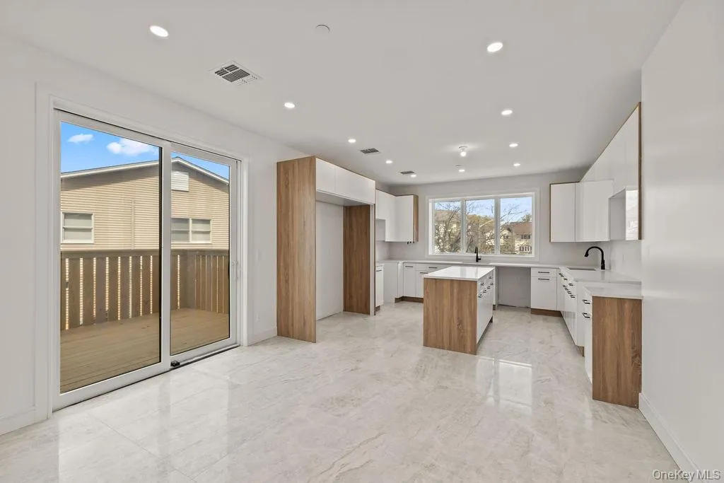 15 Warren Court, Ramapo, NY, 5 Bedrooms Bedrooms, 9 Rooms Rooms,3 BathroomsBathrooms,Residential,For Rent,Warren,0,1001074 15 Warren Court, Ramapo, NY, 5 Bedrooms Bedrooms, 9 Rooms Rooms,3 BathroomsBathrooms,Residential,For Rent,Warren,0,1001074
